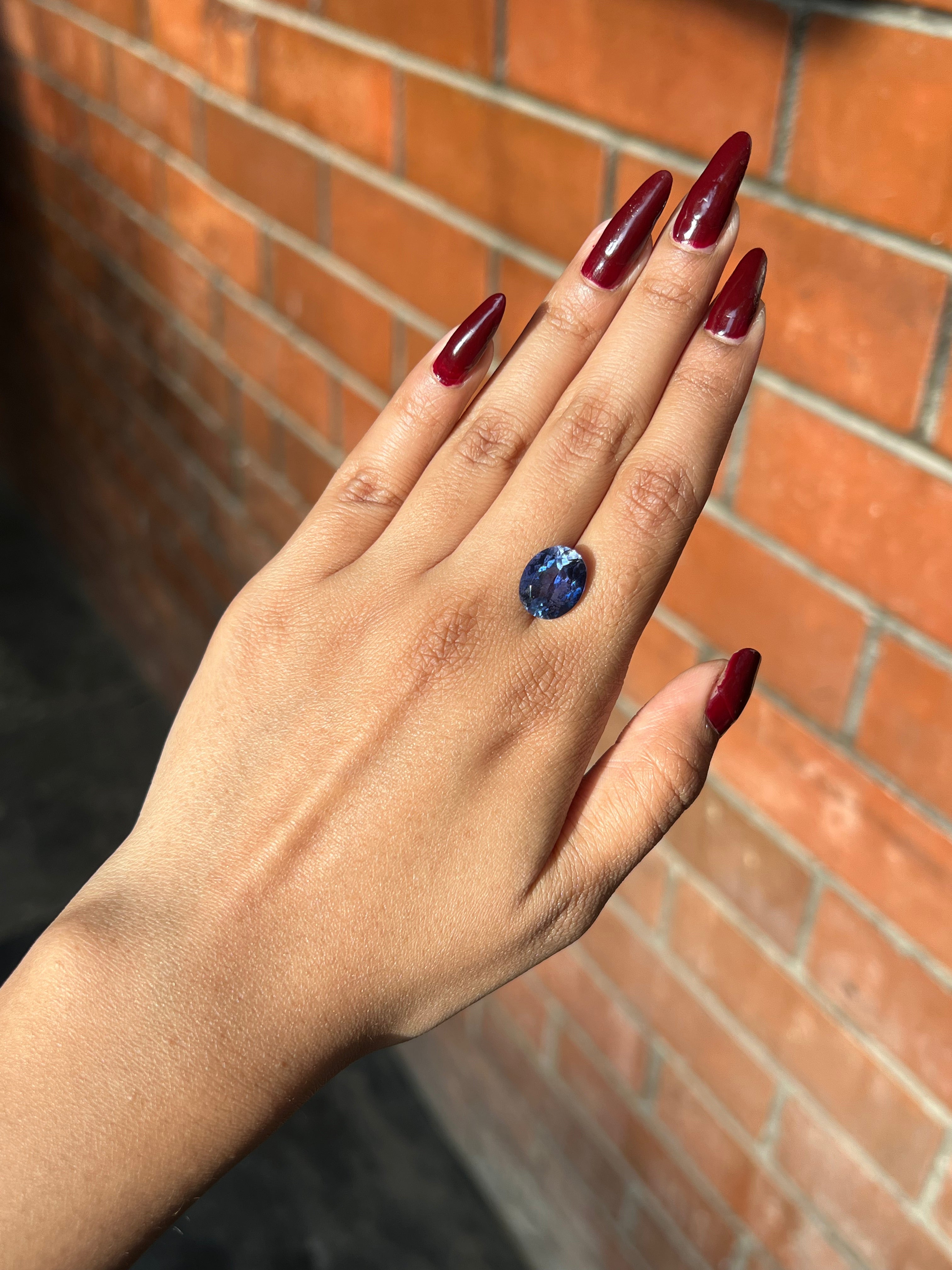 Lab Grown Light blue sapphire Oval Shape 6.26ct | Exquisite Gemstones - Fiona Diamonds - Fiona Diamonds