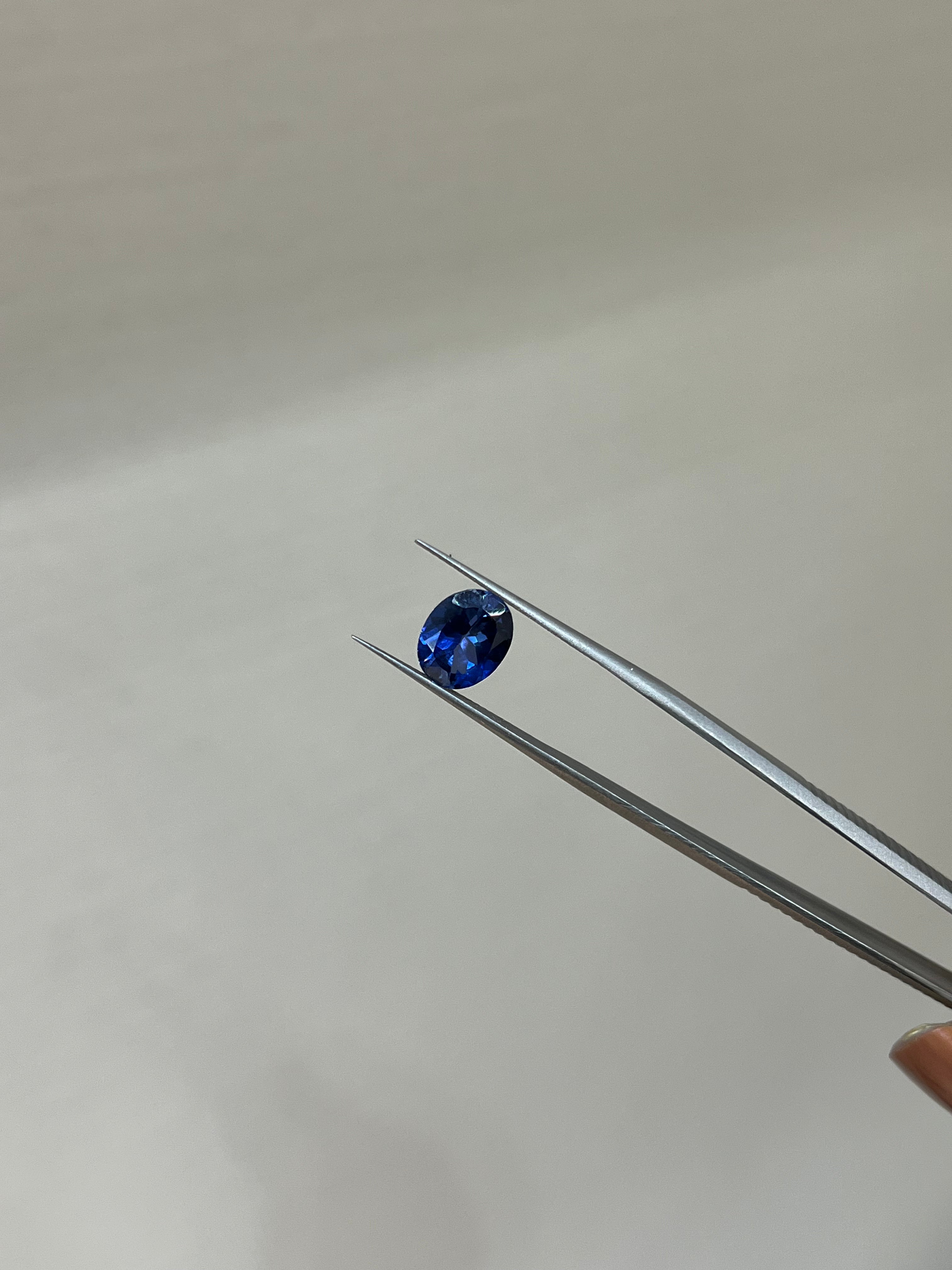 Lab Grown Light blue sapphire Oval Shape 3ct | Exquisite Gemstones - Fiona Diamonds - Fiona Diamonds