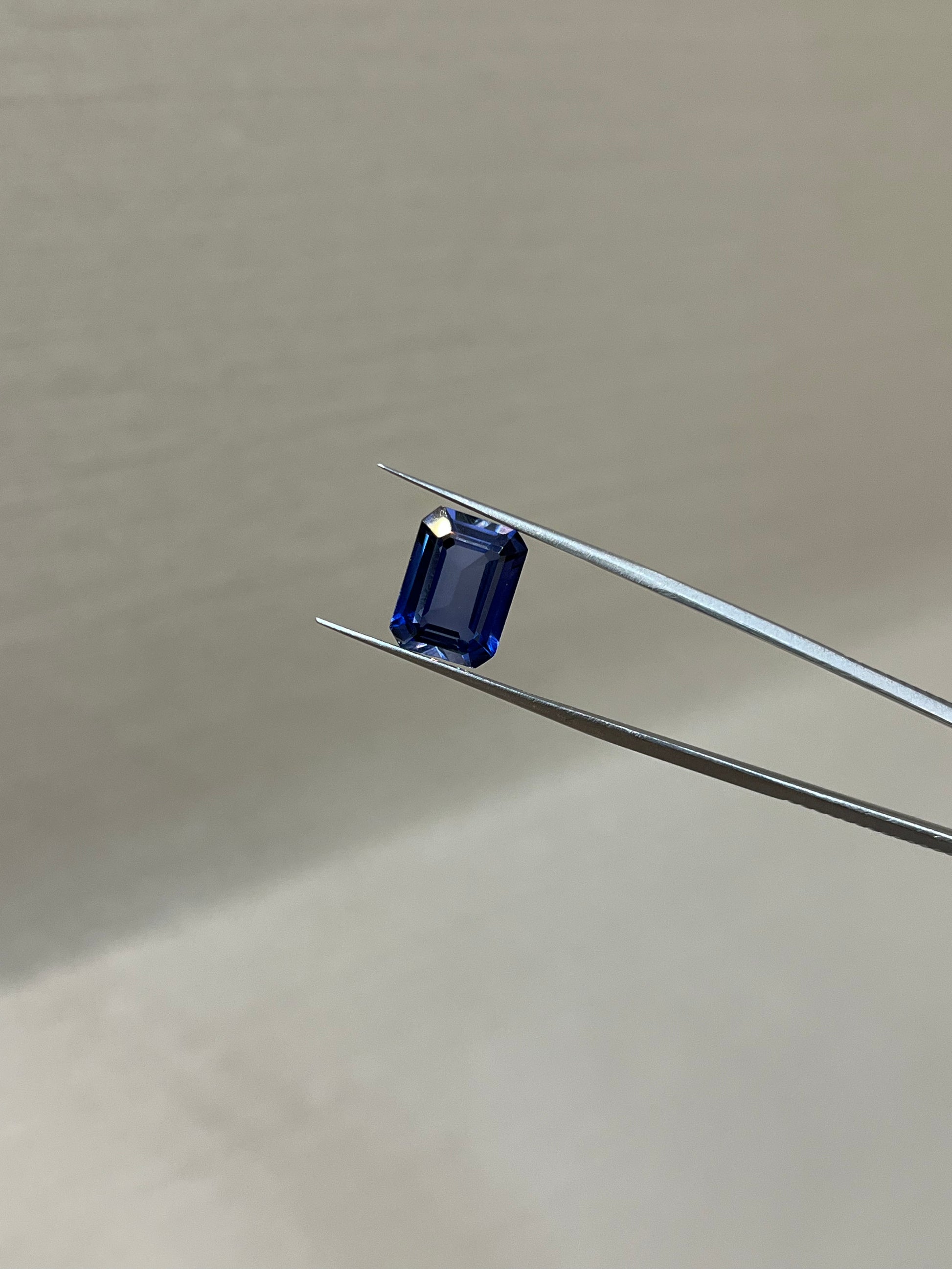 Lab Grown Light blue sapphire Emerald Shape 8.19ct | Exquisite Gemstones - Fiona Diamonds - Fiona Diamonds