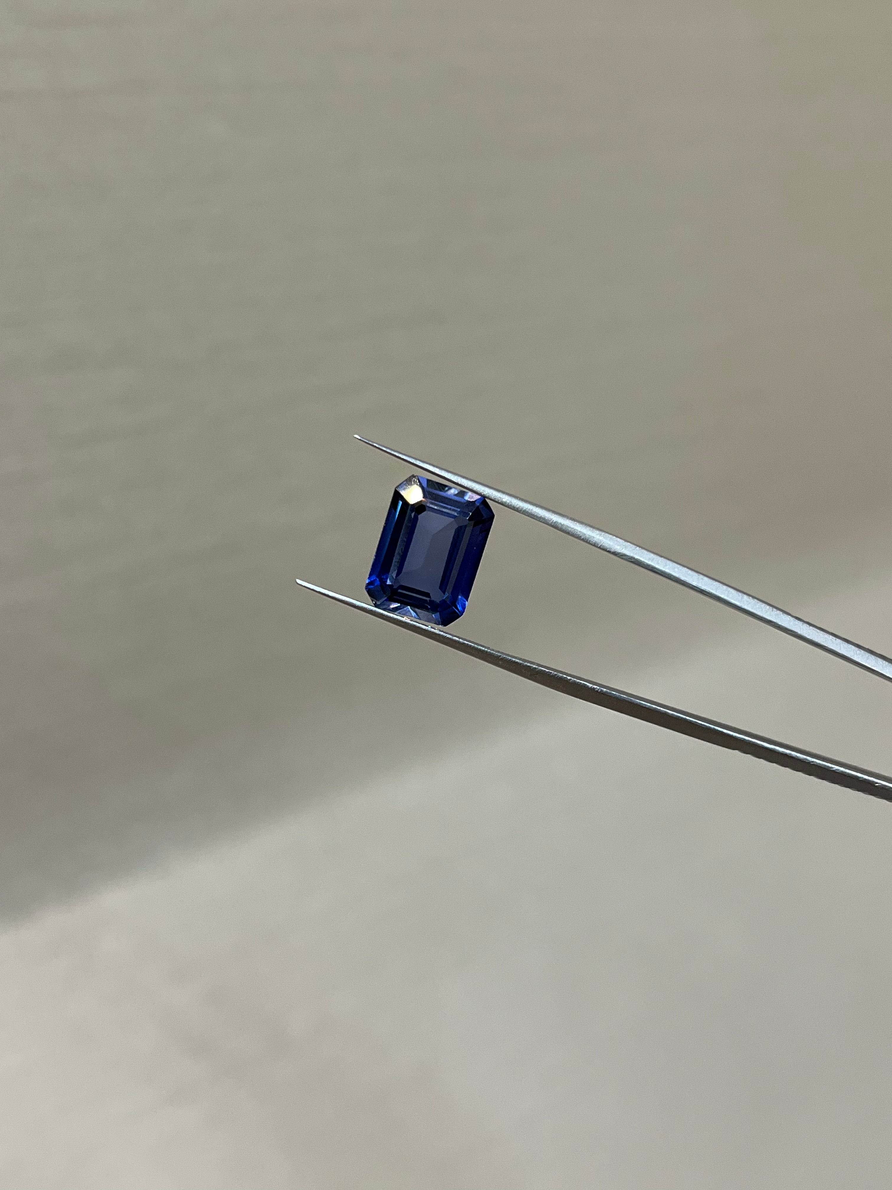 Lab Grown Light blue sapphire Emerald Shape 8.19ct | Exquisite Gemstones - Fiona Diamonds - Fiona Diamonds