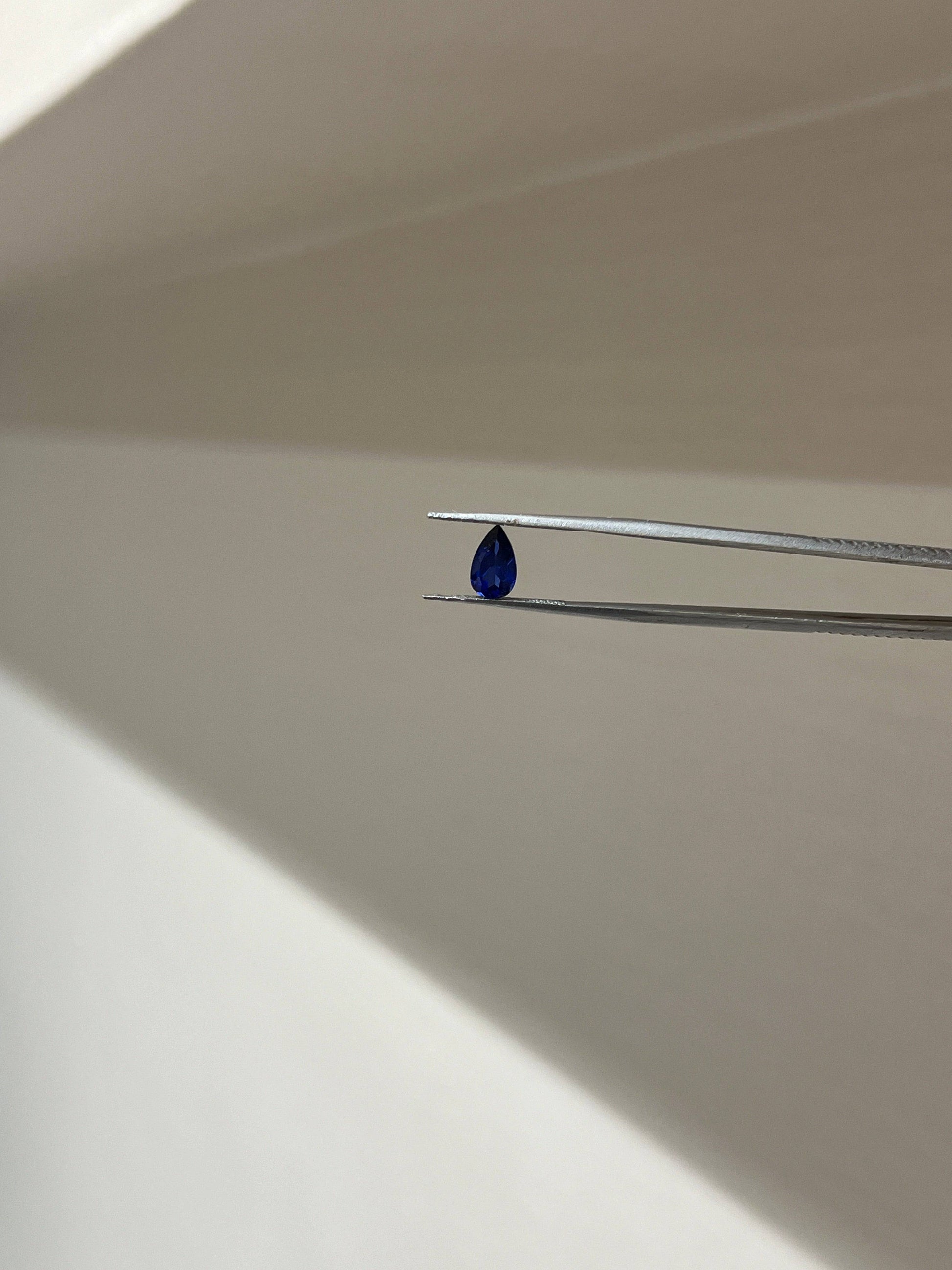 Lab Grown deep blue sapphire pear Shape 1.05ct | Exquisite Gemstones - Fiona Diamonds - Fiona Diamonds