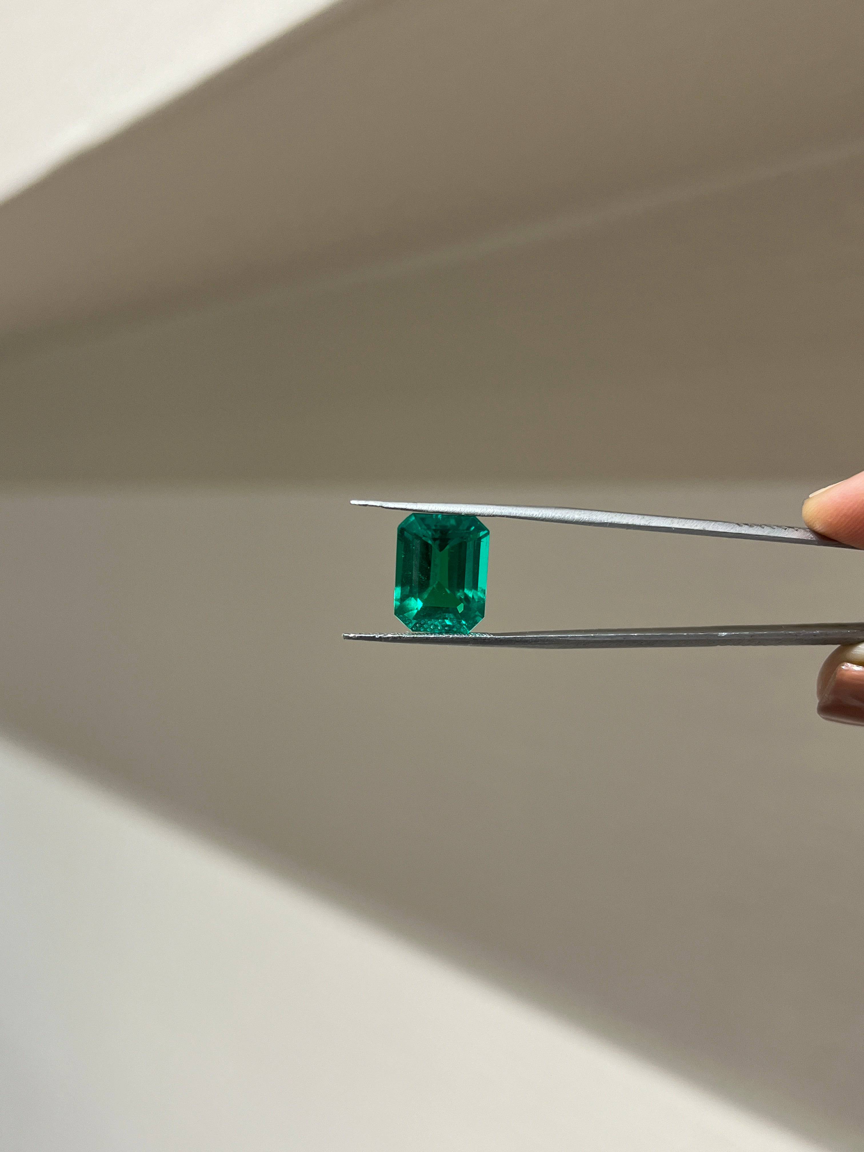 Lab Grown Colombian Emerald Emerald Shape 6.4ct | Exquisite Gemstones - Fiona Diamonds - Fiona Diamonds