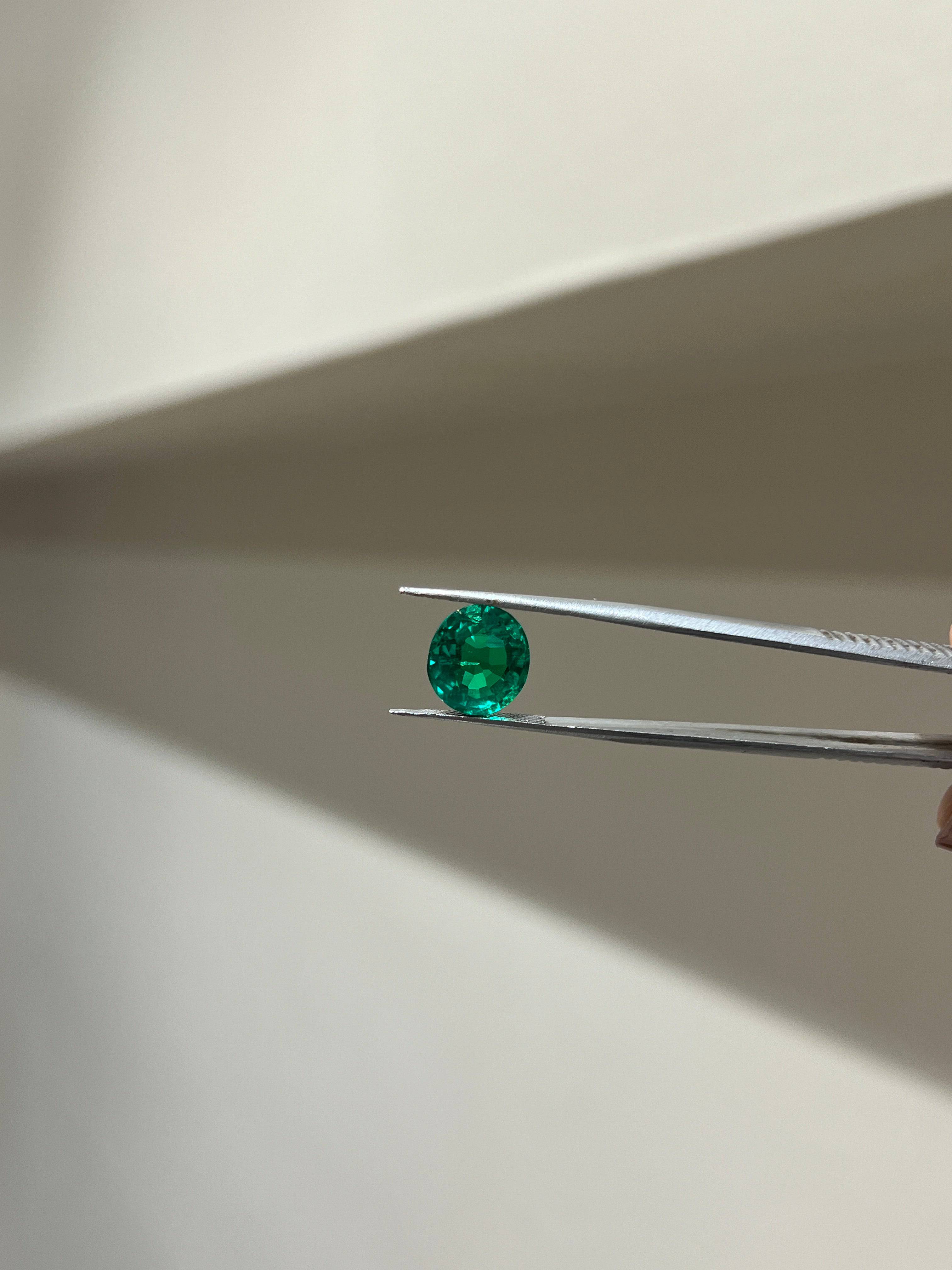 Lab Grown Colombian Emerald Oval Shape 4.53ct | Exquisite Gemstones - Fiona Diamonds - Fiona Diamonds