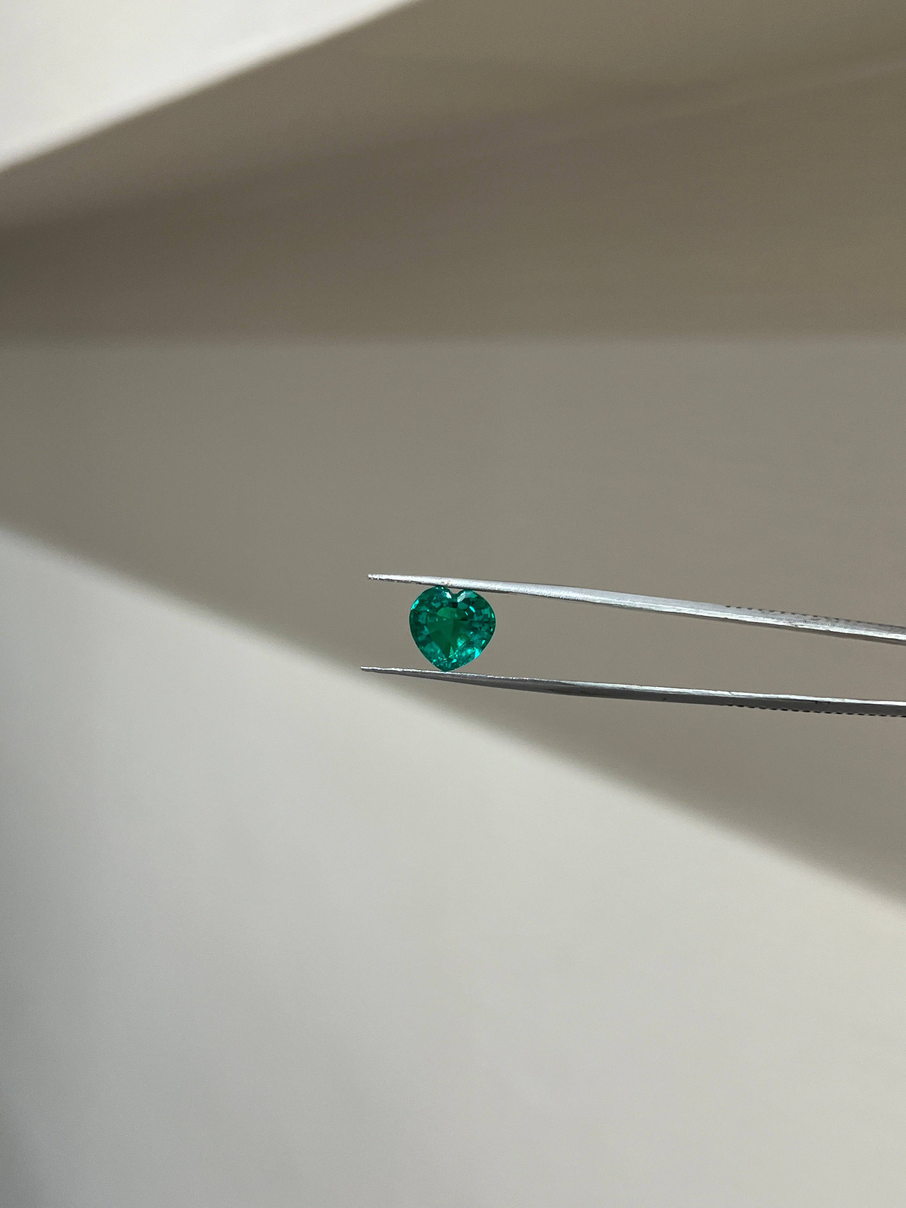Lab Grown Colombian Emerald Heart Shape 3.35ct | Exquisite Gemstones - Fiona Diamonds - Fiona Diamonds