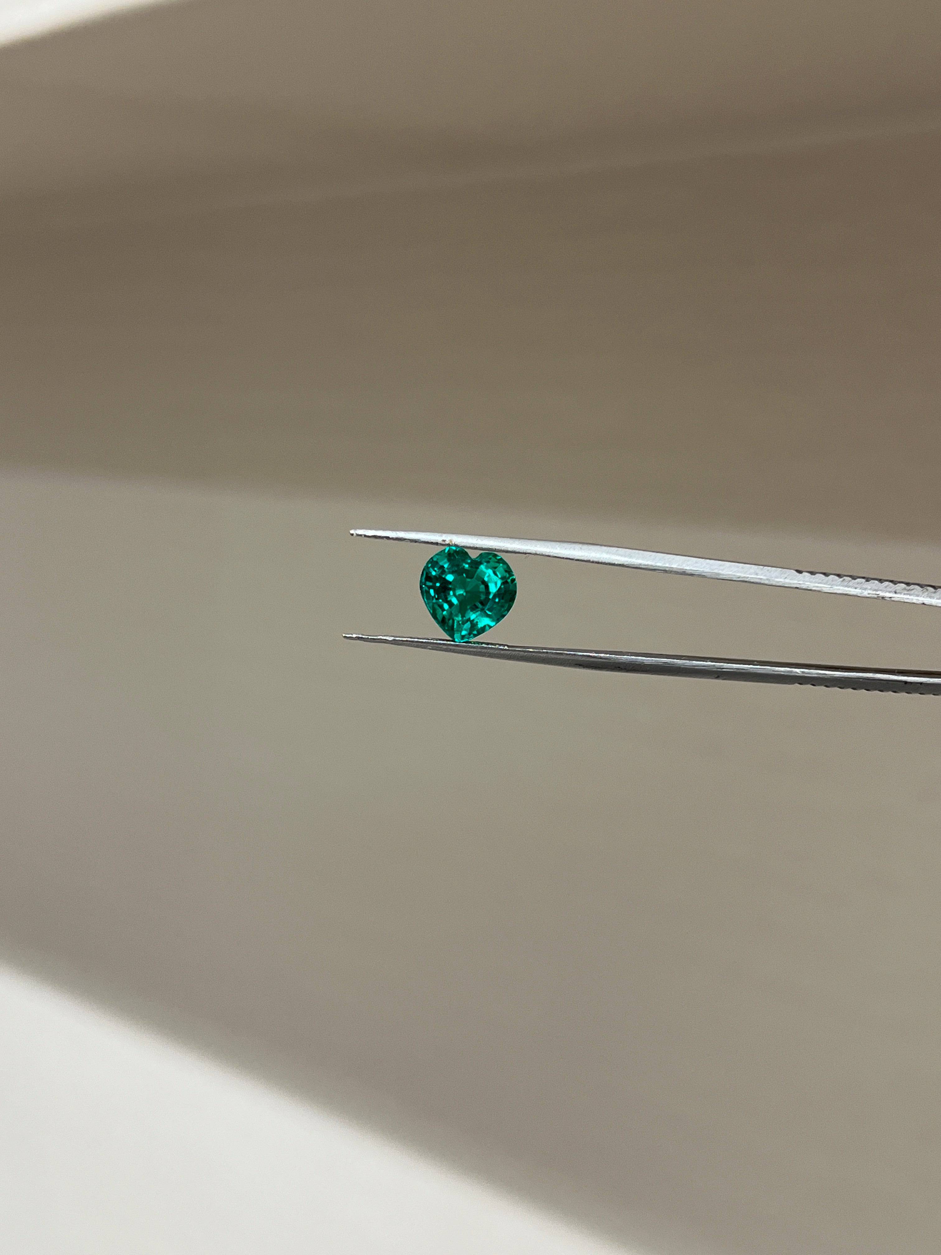 Lab Grown Colombian Emerald Heart Shape 2.52ct | Exquisite Gemstones - Fiona Diamonds - Fiona Diamonds