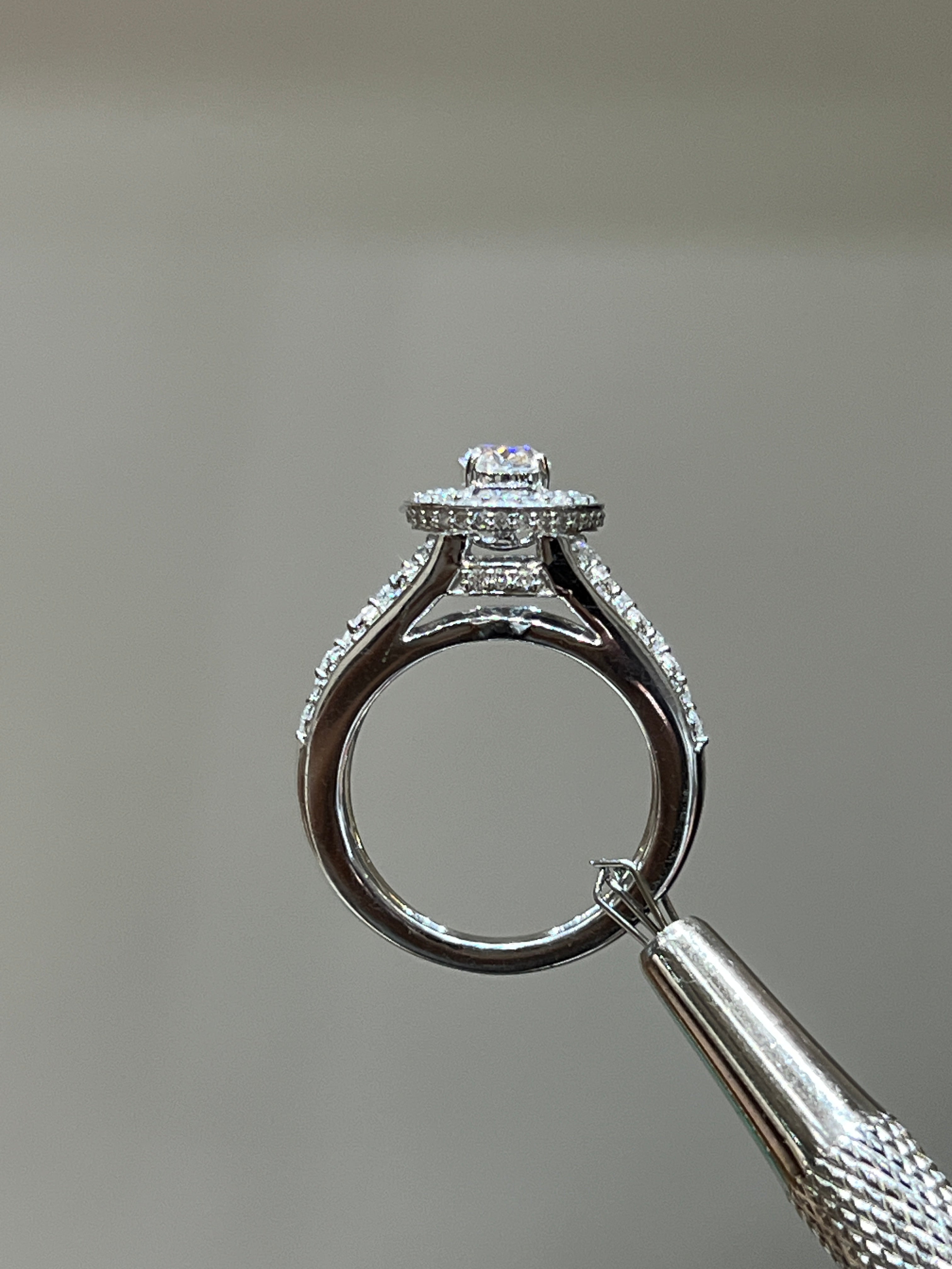 Iryntha Lab Diamond Ring - Modern Brilliance - Fiona Diamonds - Fiona Diamonds