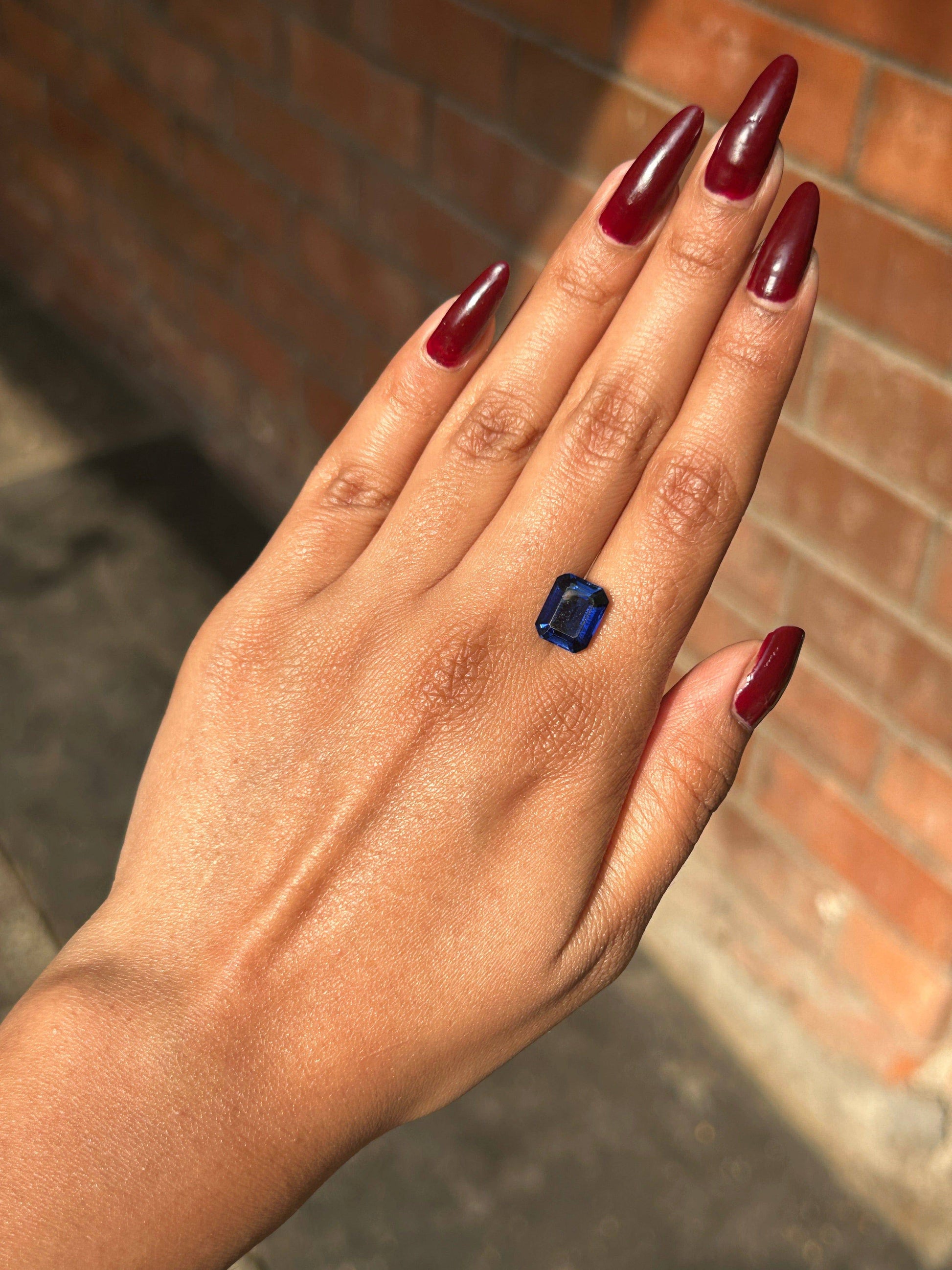 Lab Grown deep blue sapphire emerald Shape 4.03ct | Exquisite Gemstones - Fiona Diamonds - Fiona Diamonds