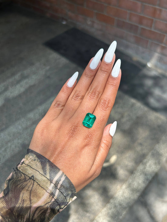 Lab Grown Colombian Emerald Emerald Shape 6.4ct | Exquisite Gemstones - Fiona Diamonds - Fiona Diamonds
