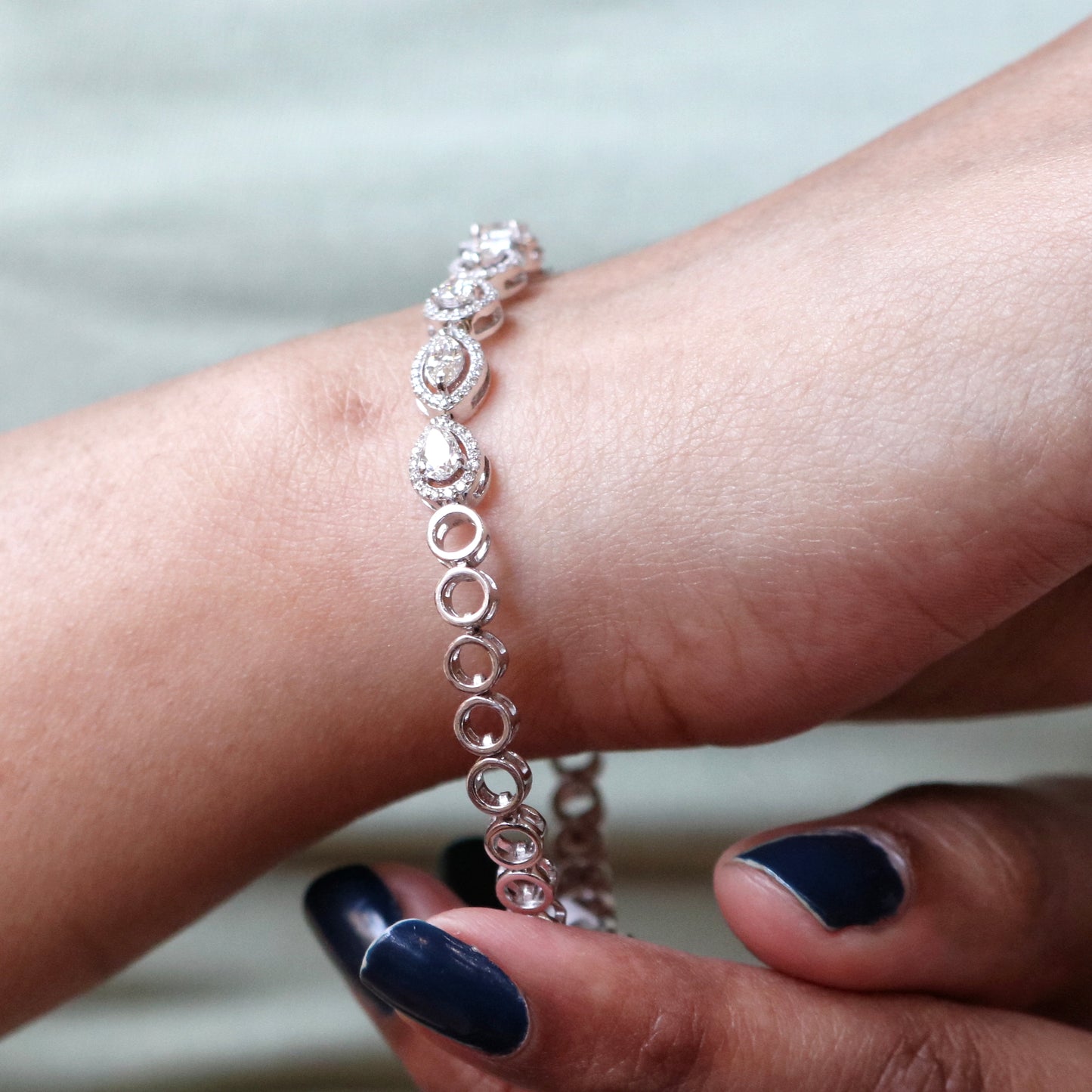 Load image into Gallery viewer, Macly Diamonds Bracelet
