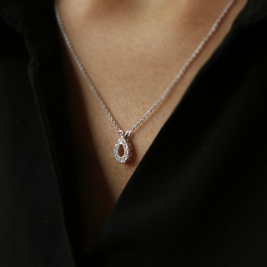 Order GLAMIRA Pendant Flaxy in Princess cut 18k White Gold Diamond |  GLAMIRA.in