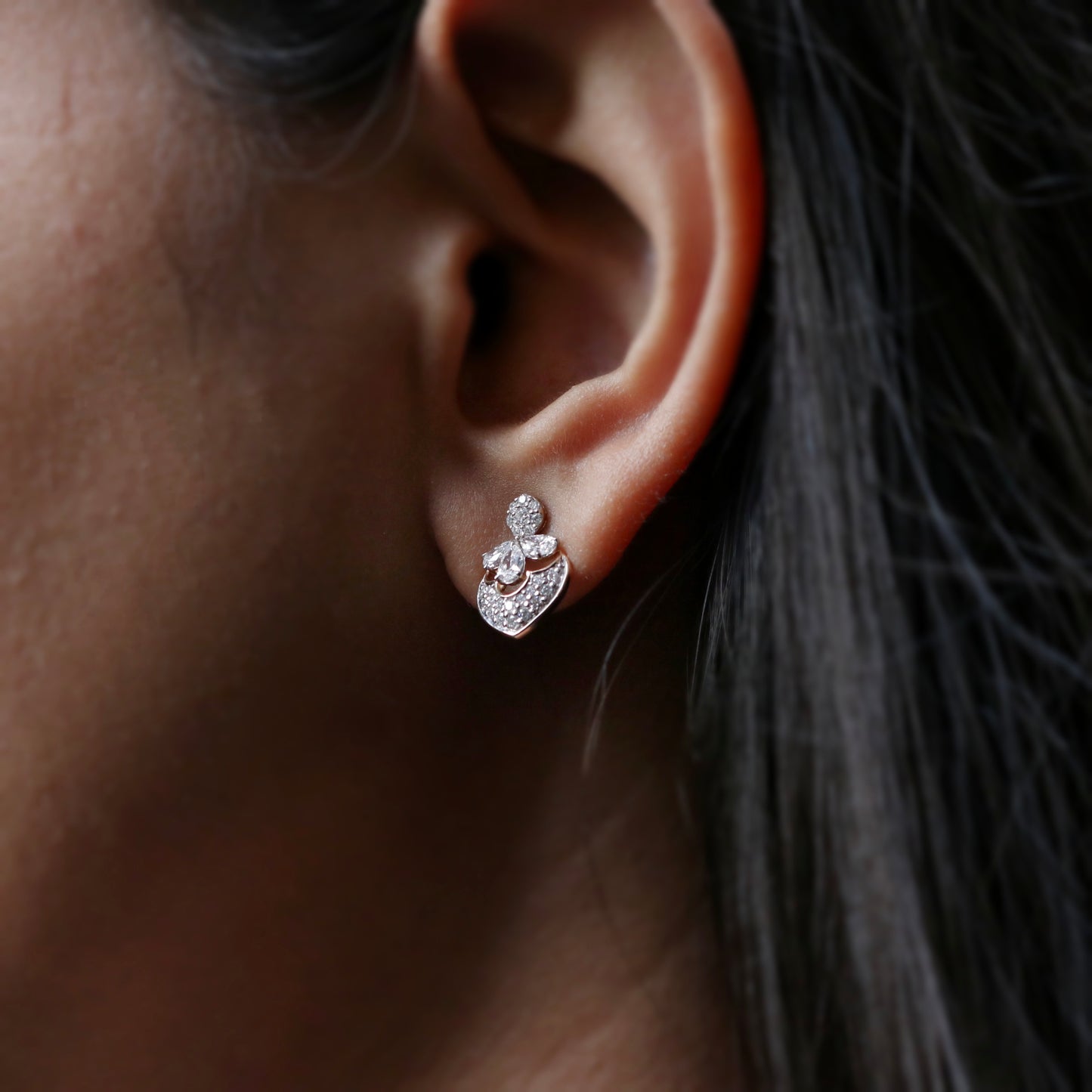 Load image into Gallery viewer, Vitalux Lab Diamond Earring

