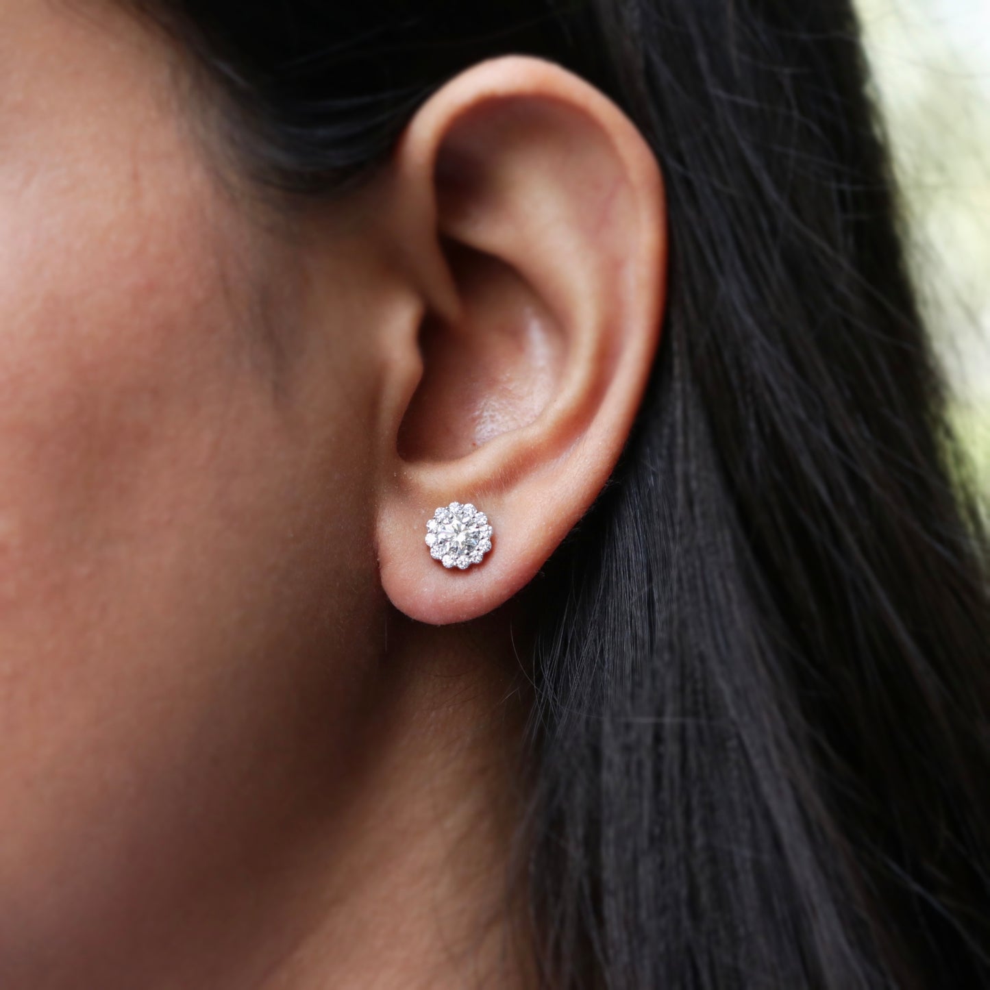 Load image into Gallery viewer, Valora Lab Diamond Earring
