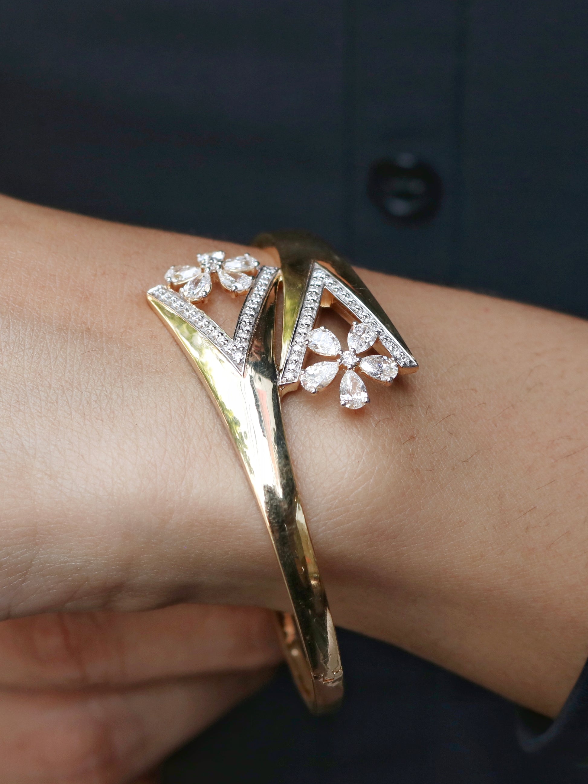 Evolux Lab Diamond Bracelet - Classic & Radiant - Fiona Diamonds - Fiona Diamonds
