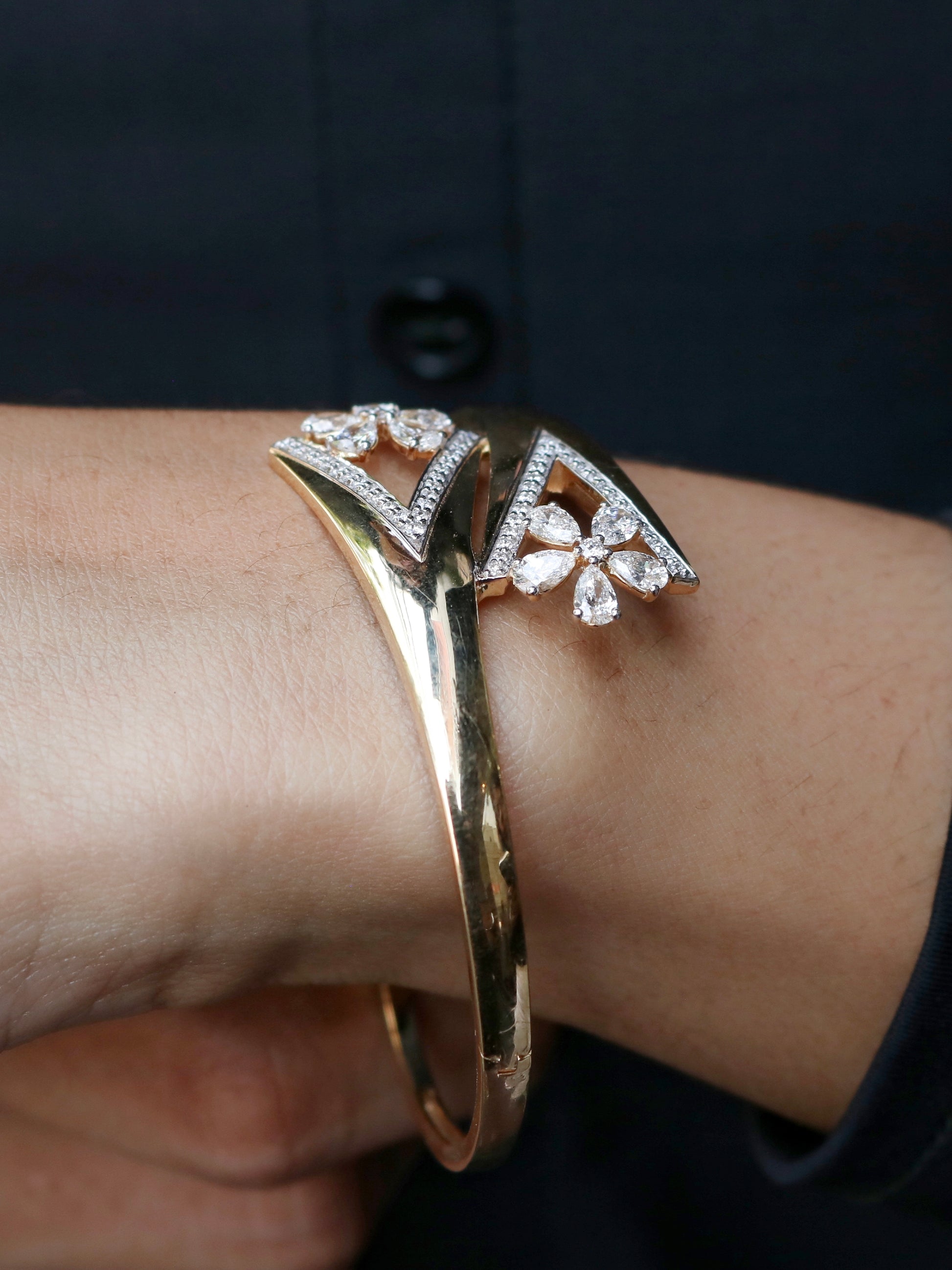 Evolux Lab Diamond Bracelet - Classic & Radiant - Fiona Diamonds - Fiona Diamonds