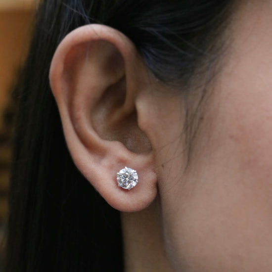Helitron 1ct Round  Lab Diamond Earring