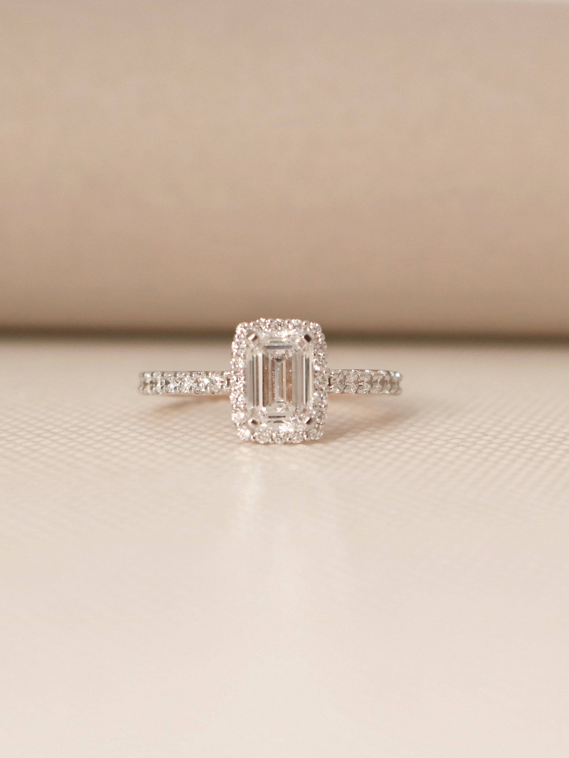 Fleur Lab Grown Diamond Ring - Elegant & Chic - Fiona Diamonds - Fiona Diamonds