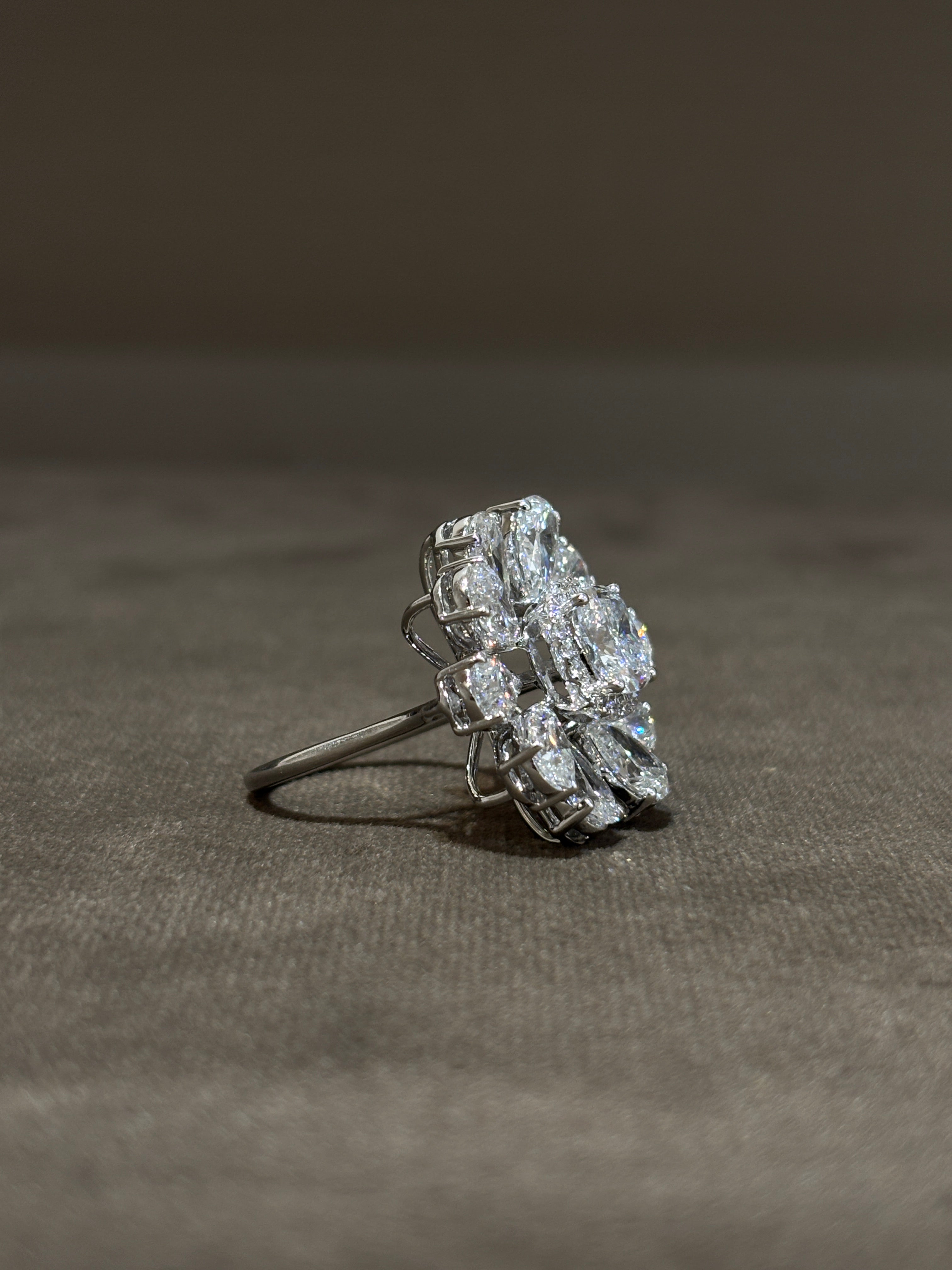 Mahmoud Lab Grown Diamond Ring - Modern & Responsible - Fiona Diamonds - Fiona Diamonds