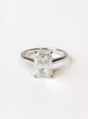 Feylissara Radiant 3ct Lab Diamond Ring – Chic & Graceful - Fiona Diamonds - Fiona Diamonds