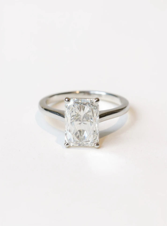 Feylissara Radiant 3ct Lab Diamond Ring – Chic & Graceful - Fiona Diamonds - Fiona Diamonds