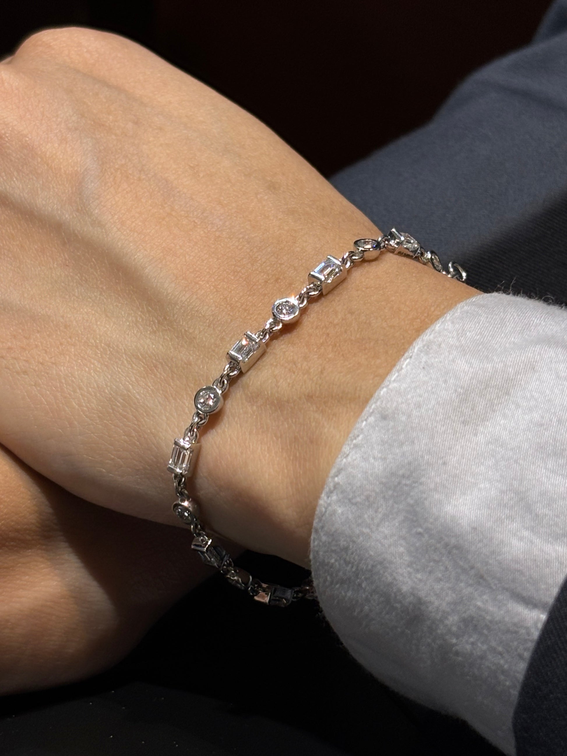 Fayrisse Lab Diamond Bracelet - Radiant Sophistication - Fiona Diamonds - Fiona Diamonds