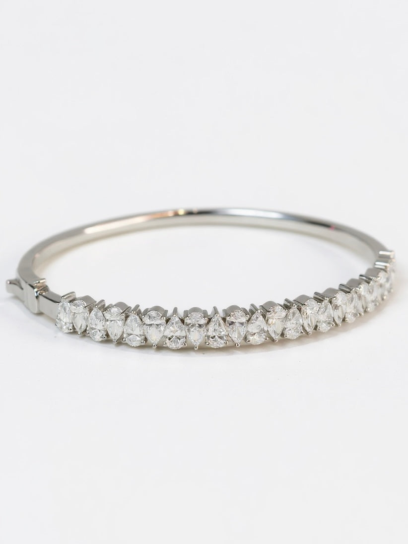 Urelindra 20 Pointer Lab Diamond Bracelet – Classic & Timeless - Fiona Diamonds - Fiona Diamonds