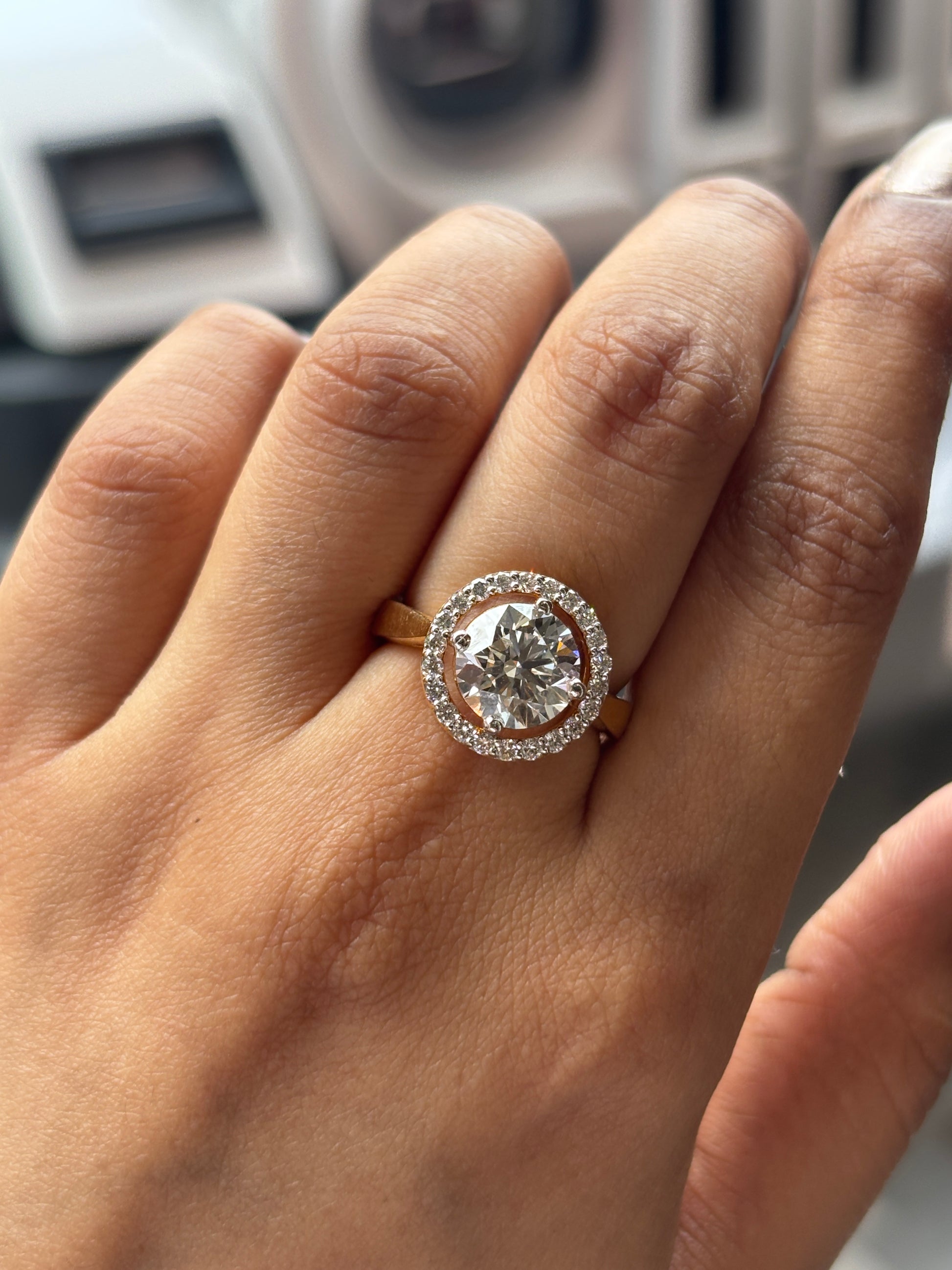 Chic 2.5ct Lab Grown Diamond Ring - Stylish & Sophisticated - Fiona Diamonds - Fiona Diamonds