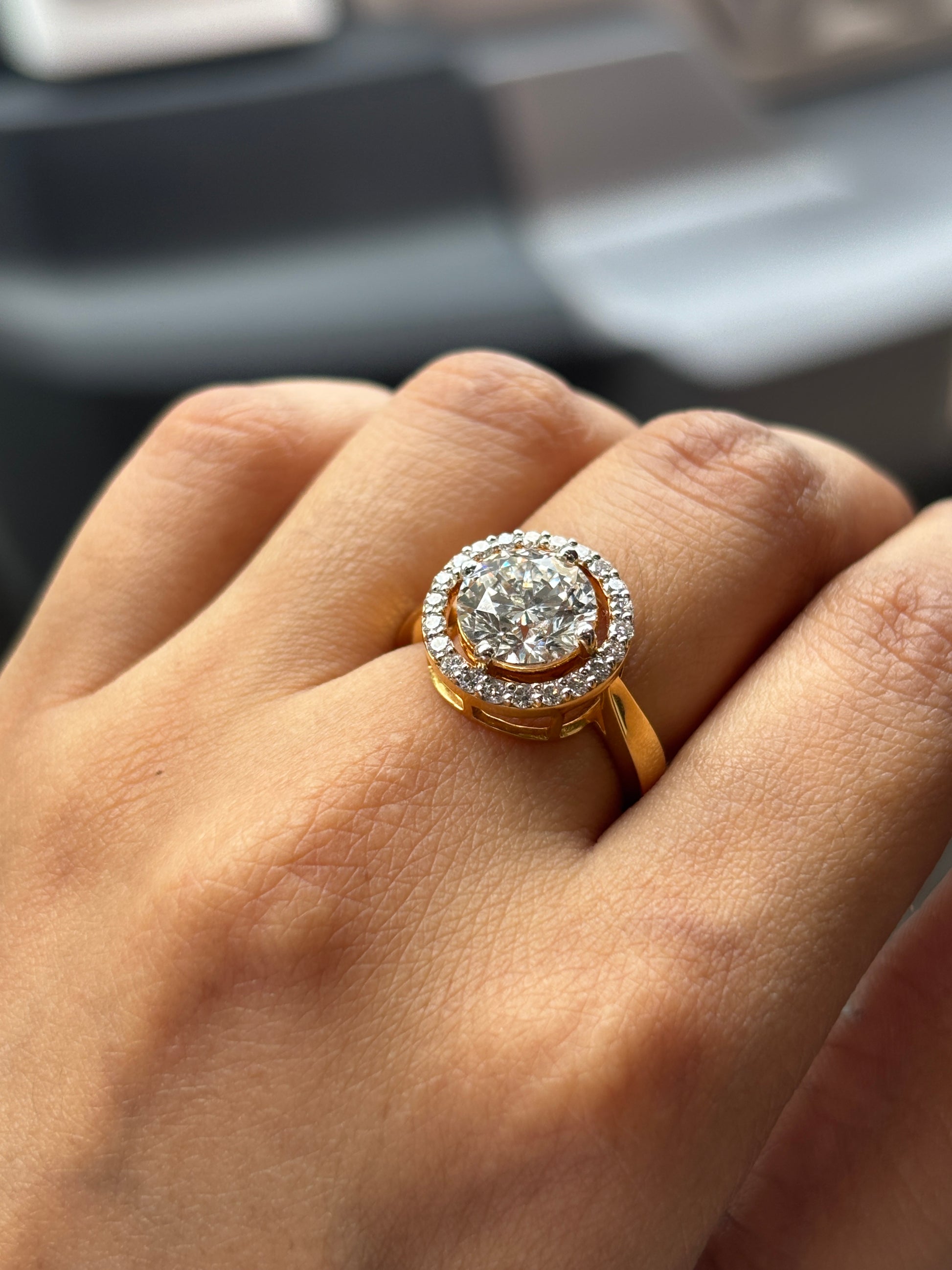 Chic 2.5ct Lab Grown Diamond Ring - Stylish & Sophisticated - Fiona Diamonds - Fiona Diamonds