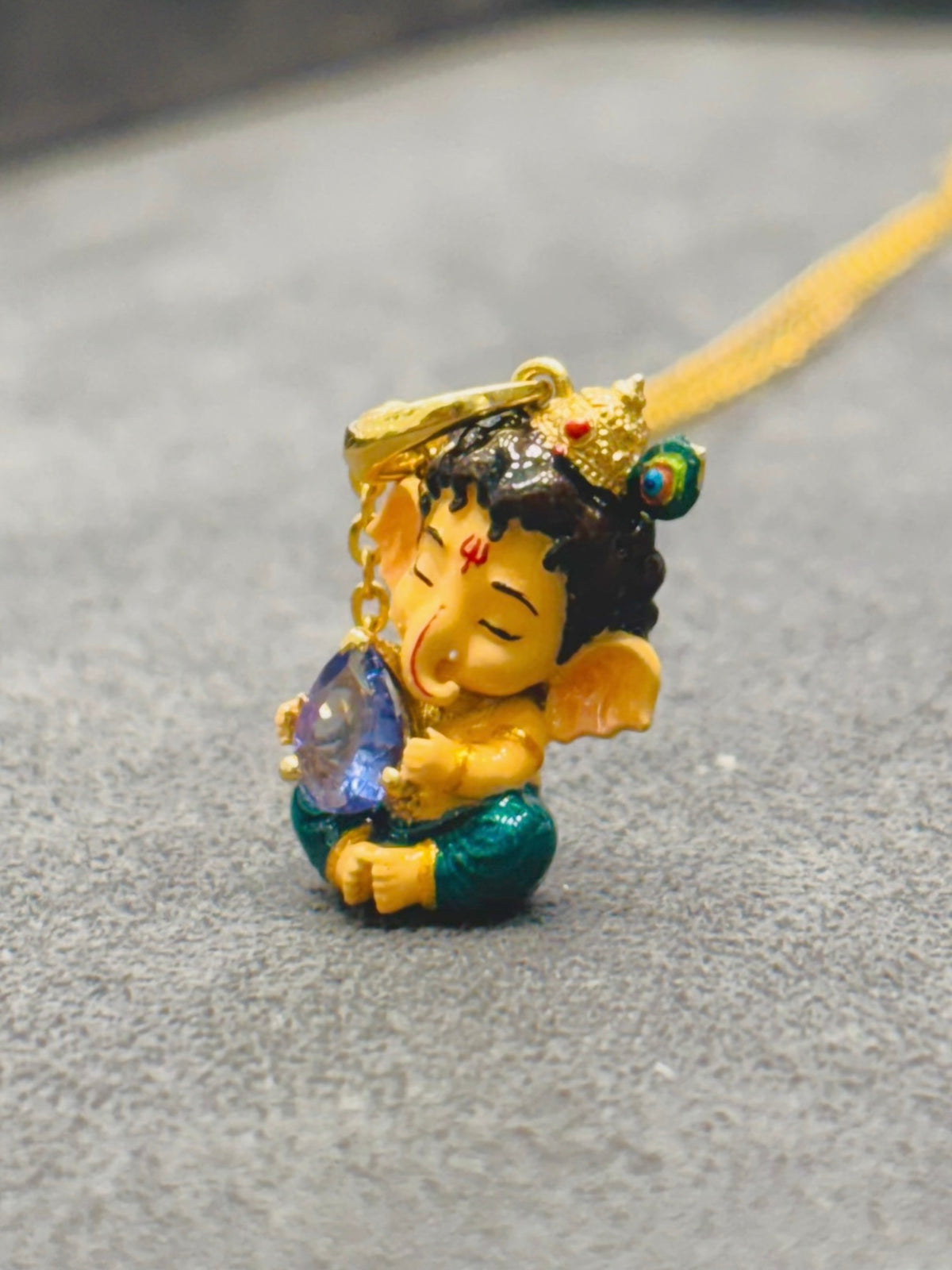 Vighnavinashak Lab Diamond Pendant