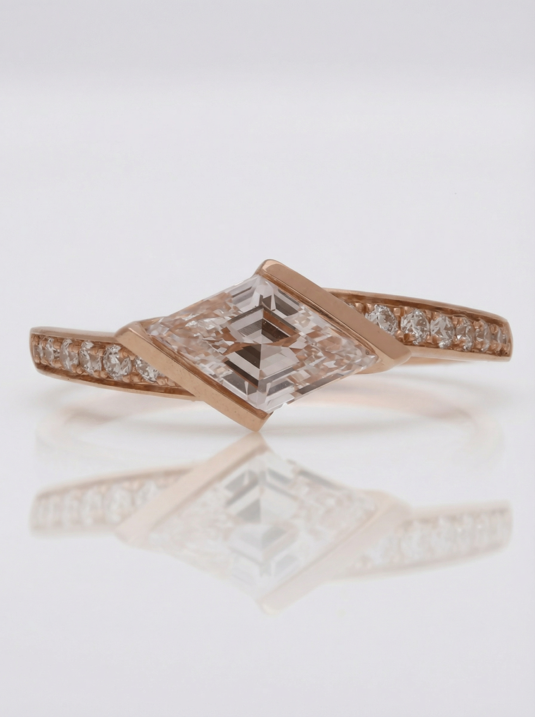 Selune Line Lab Diamond Ring