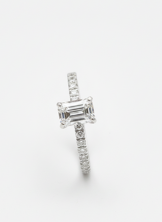 QuantaPulse Lab Grown Diamond Ring - Fiona Diamonds - Fiona Diamonds