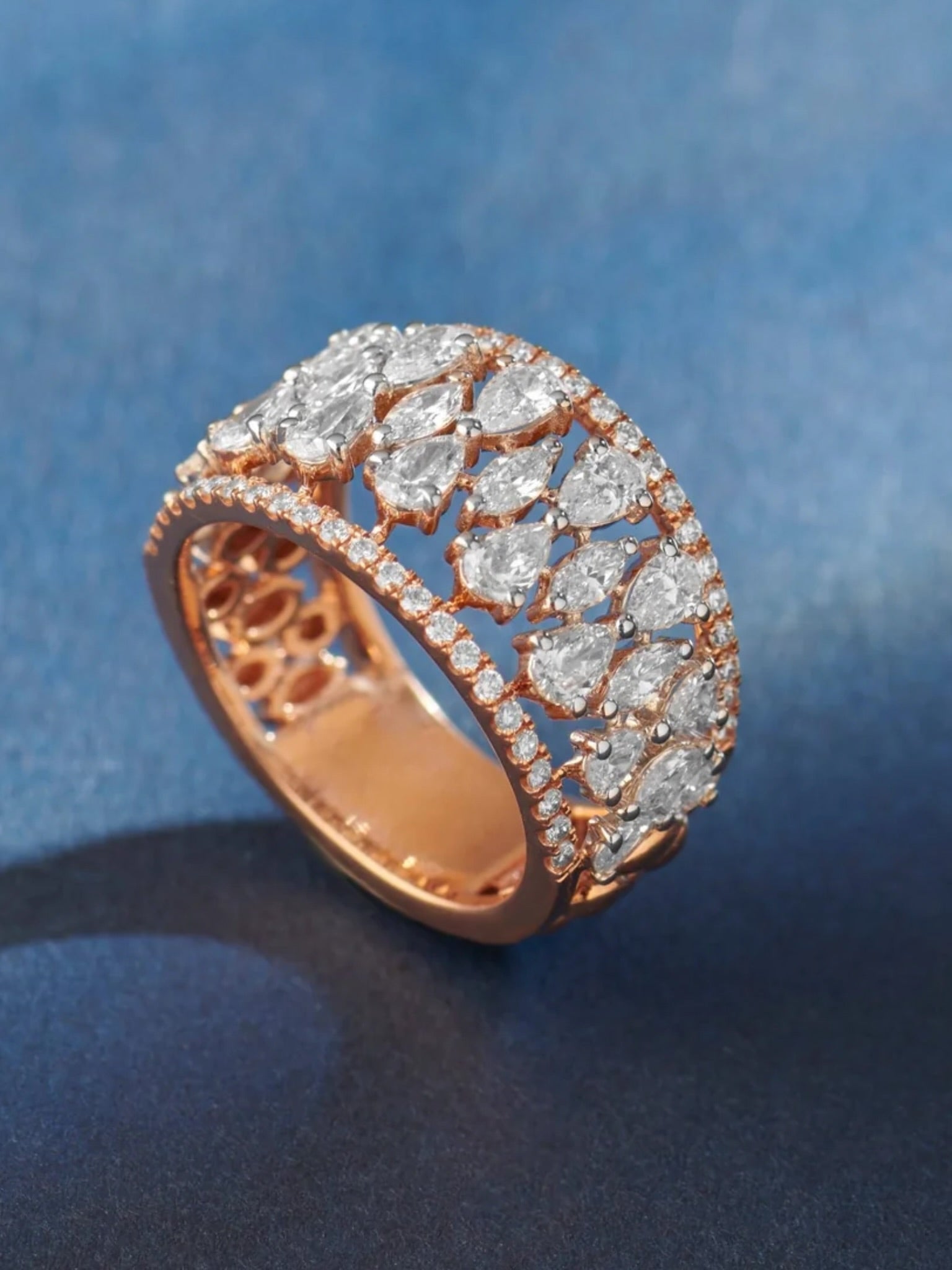 Deslumbrante Lab Grown Diamond Ring - Dazzling Elegance
