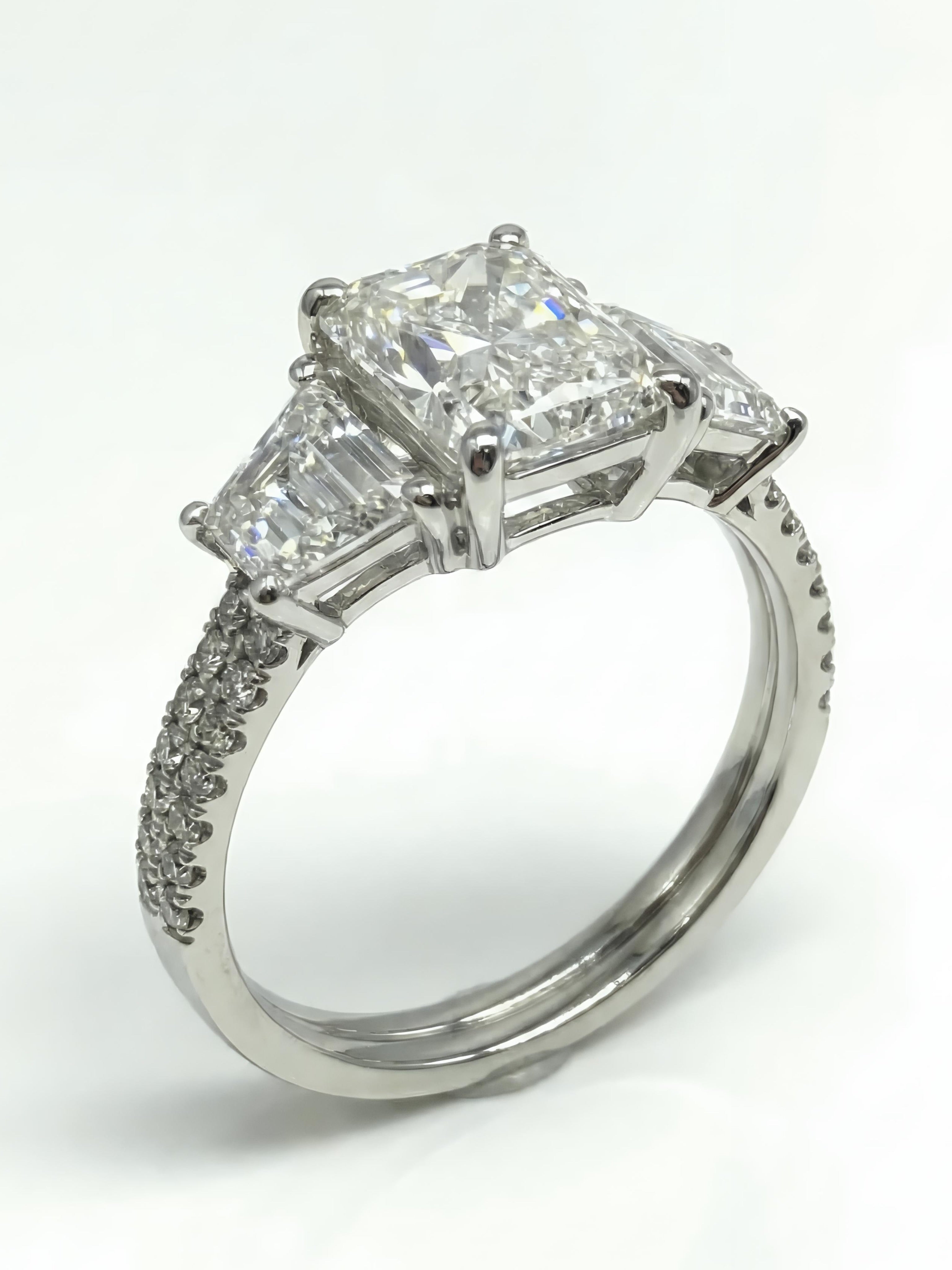 Silent Thread Lab Diamond Ring