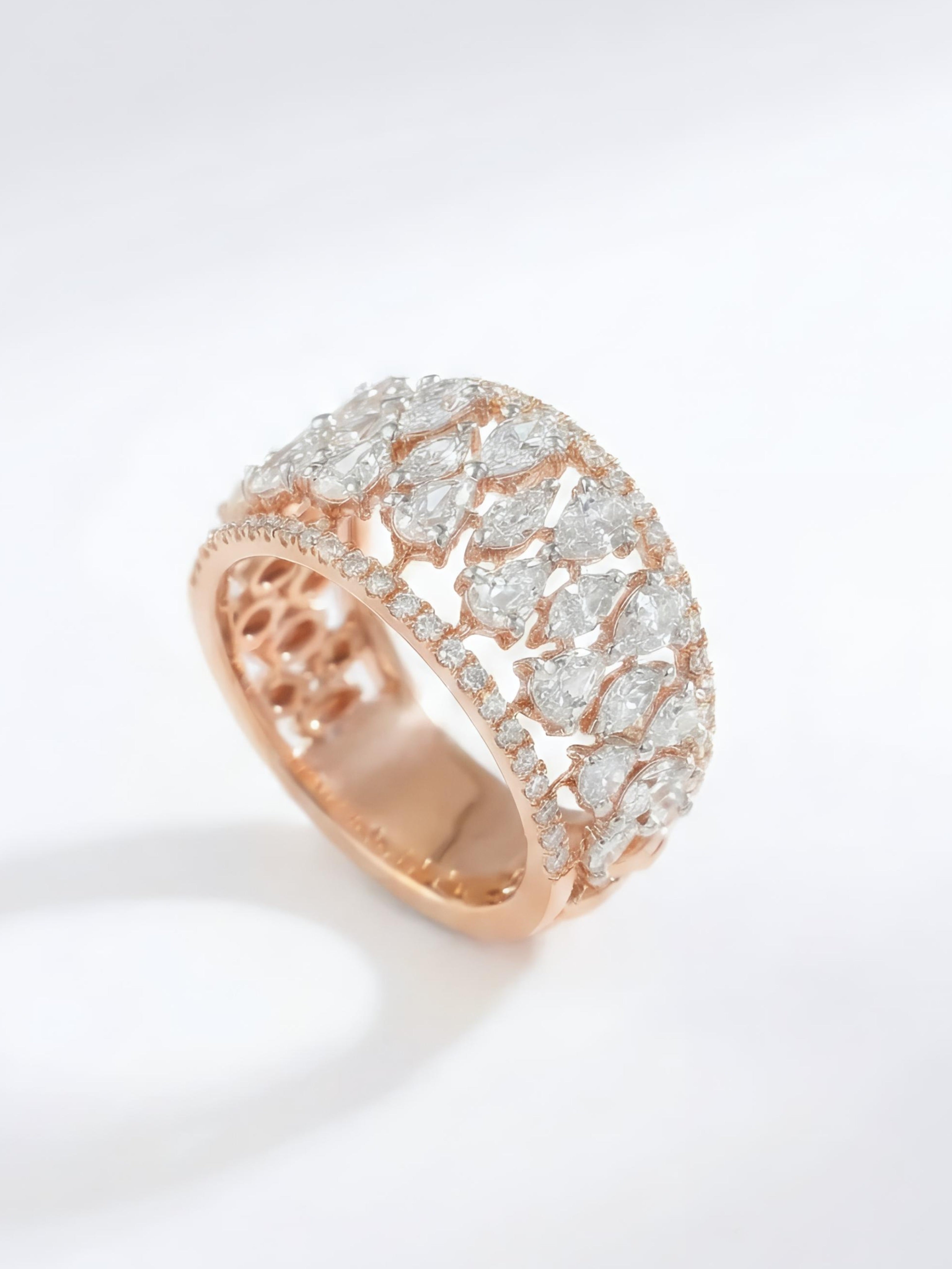 Deslumbrante Lab Grown Diamond Ring - Dazzling Elegance