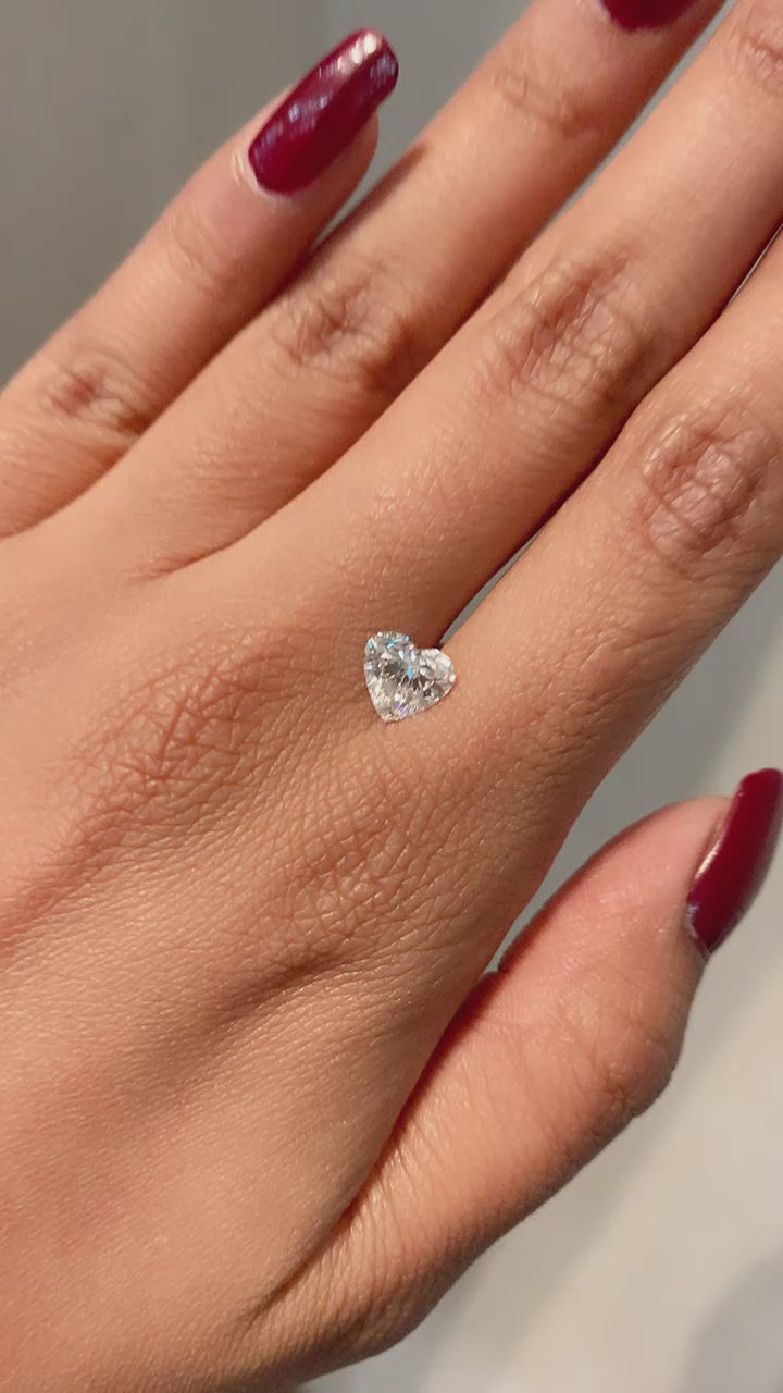 Load video: Heart 1ct F-VS1 Loose Lab Grown Diamond Solitaire