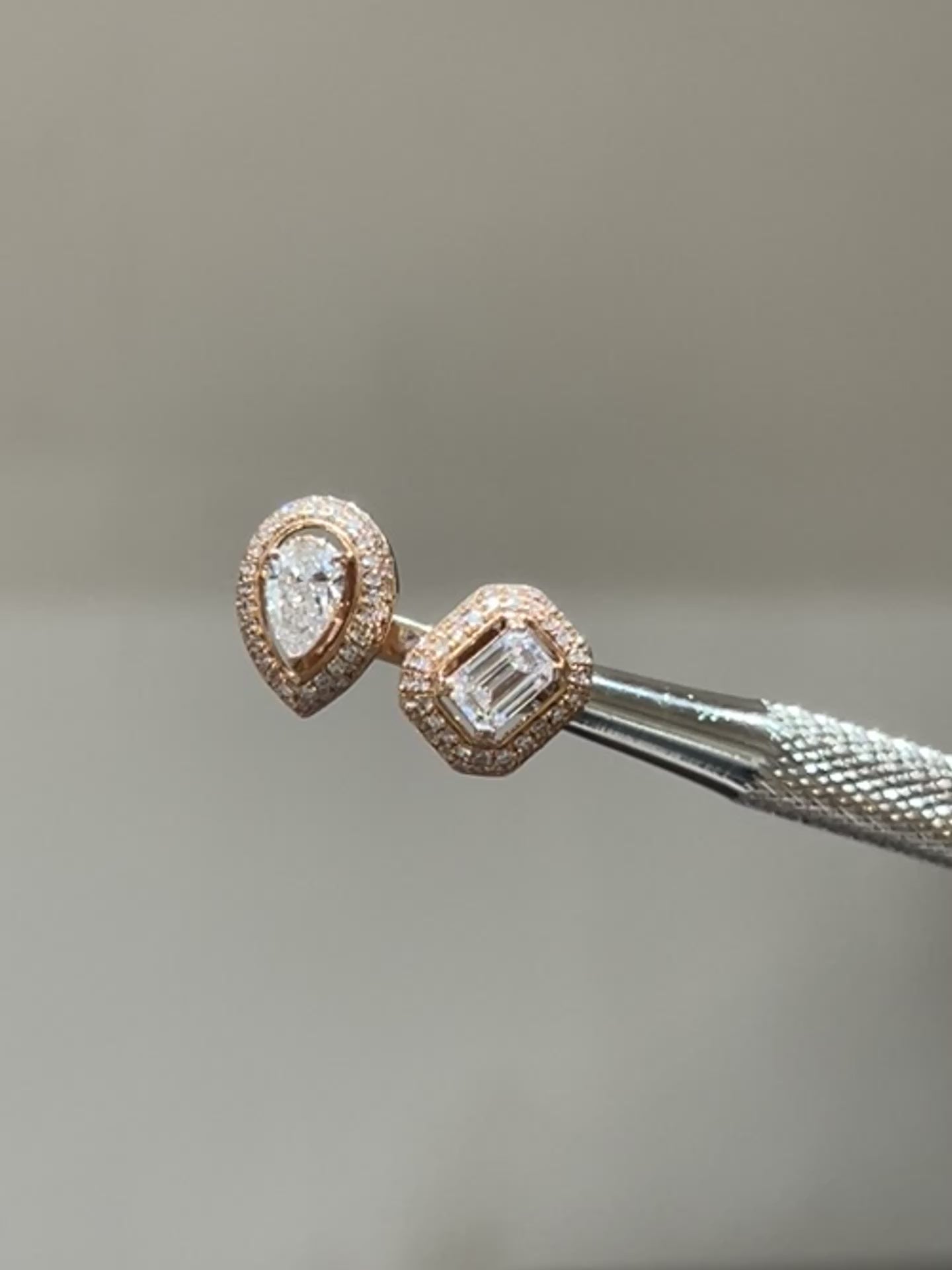 Load and play video in Gallery viewer, Vynesse Lab Diamond Ring - Sophisticated Grace
