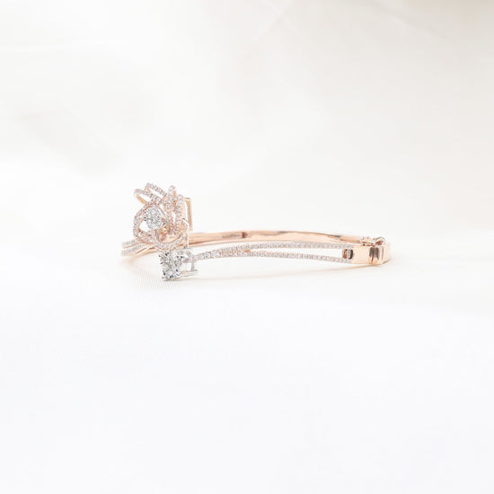 Flower bracelet for women Fiona Diamonds