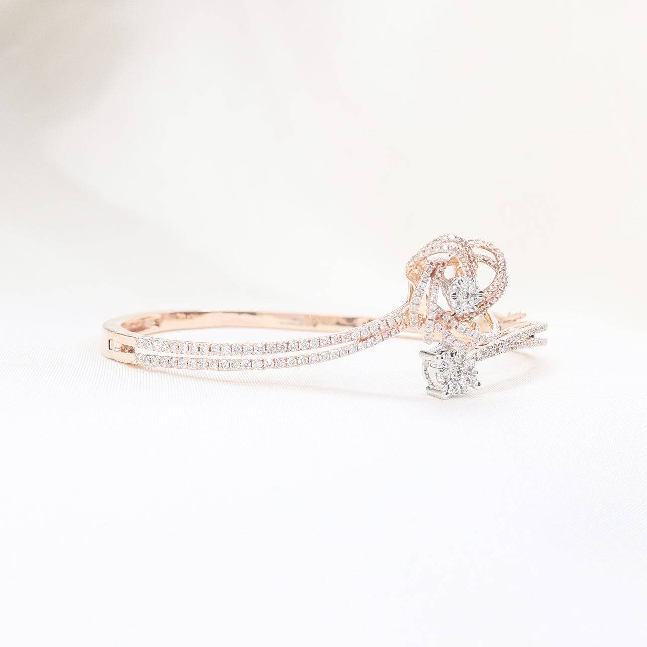 Flower bracelet for women Fiona Diamonds