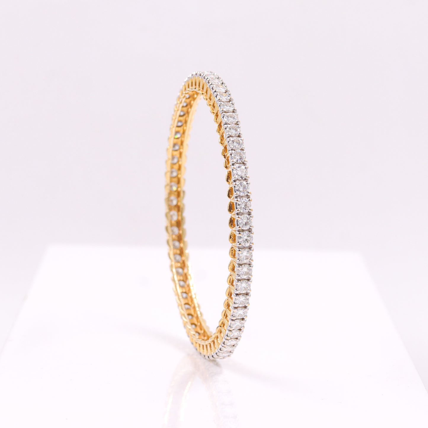 Load image into Gallery viewer, Rosale 0.11ct Moissanite Bangle
