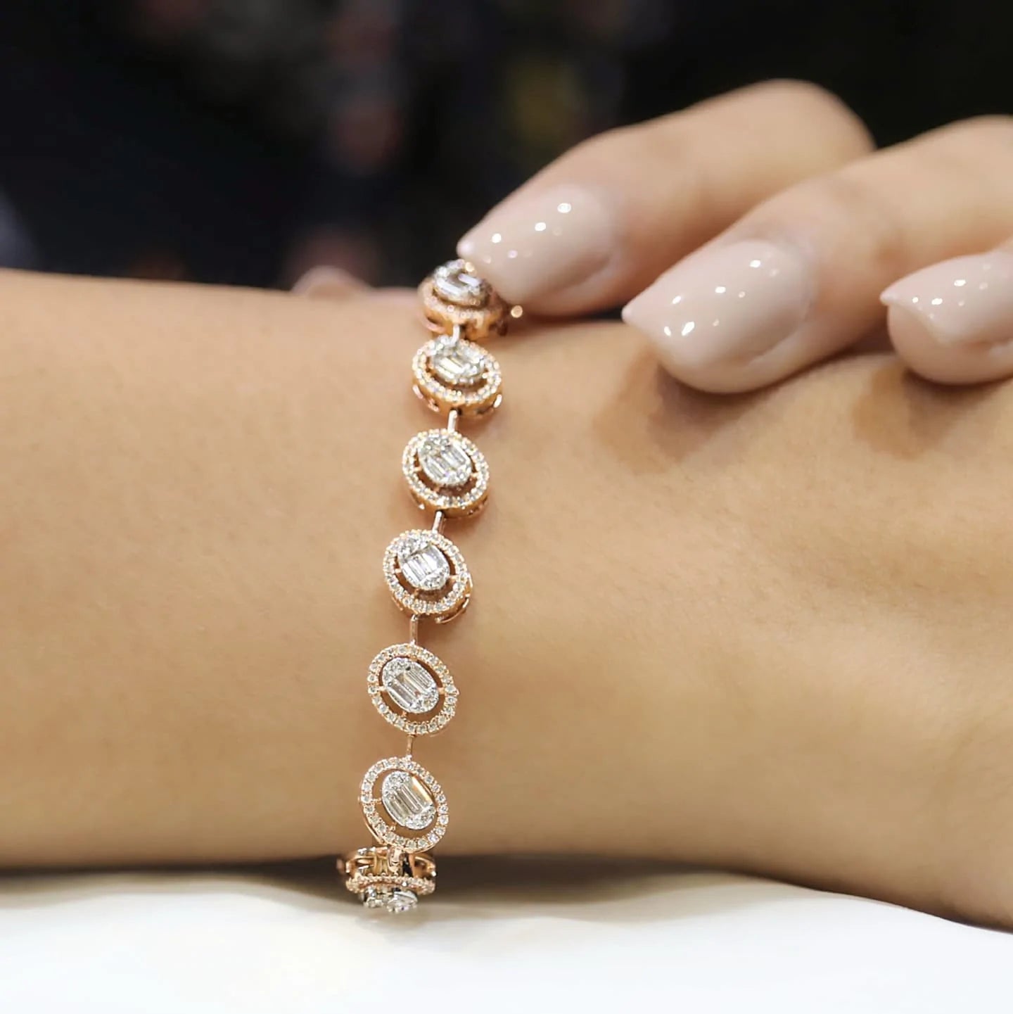 Load image into Gallery viewer, Jovial bracelet for women Fiona Diamonds
