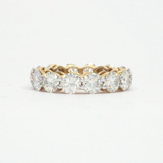 Load image into Gallery viewer, Yvonne Moissanite Simple Ring Design
