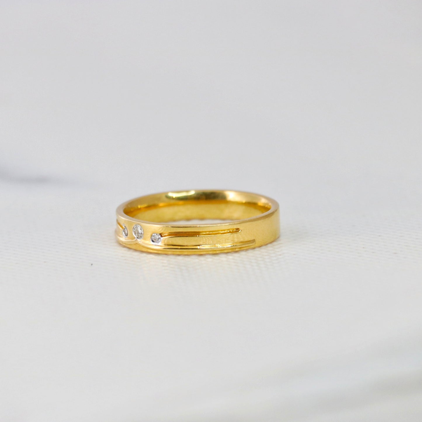 Load image into Gallery viewer, gold engagement ring for female by Fiona Diamonds
