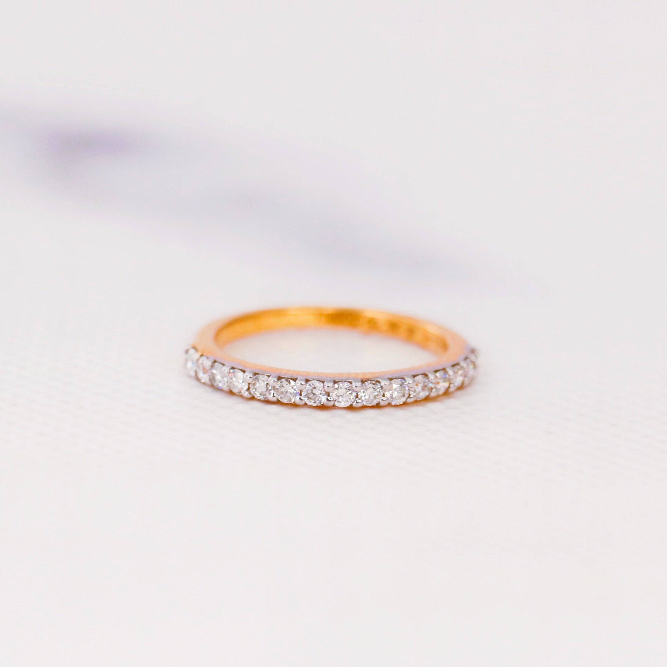 Ready to ship Round Lab Diamond ring made in 18kt Yellow gold by Fiona Diamonds