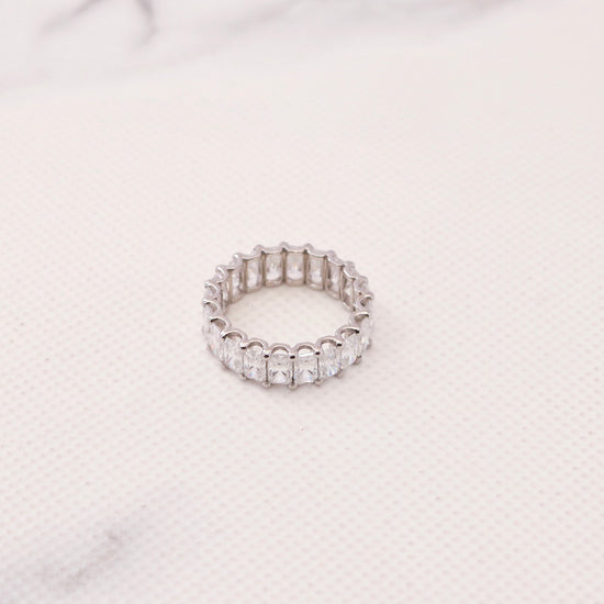 Load image into Gallery viewer, Vadella Moissanite Simple Ring Design

