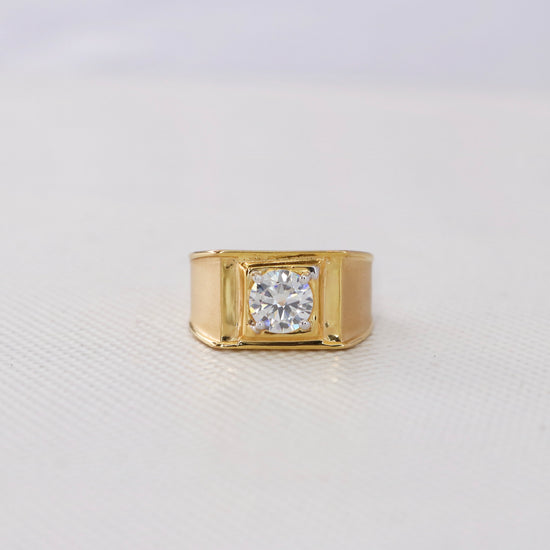 Load image into Gallery viewer, Ready To Ship Neaium Moissanite Ring Online at Fiona Diamonds
