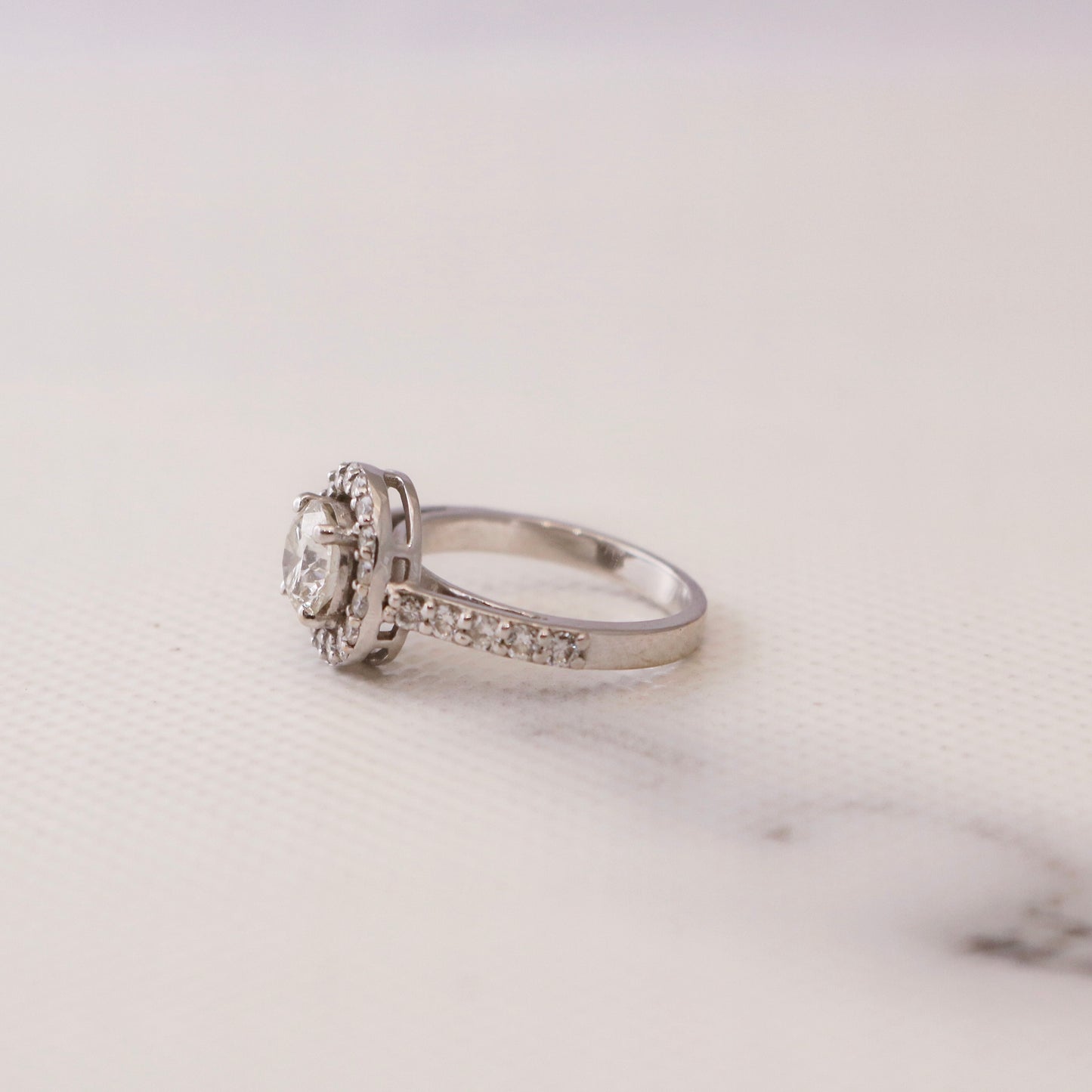 Load image into Gallery viewer, Miahut lab grown diamond ring ready to ship Fiona Diamonds
