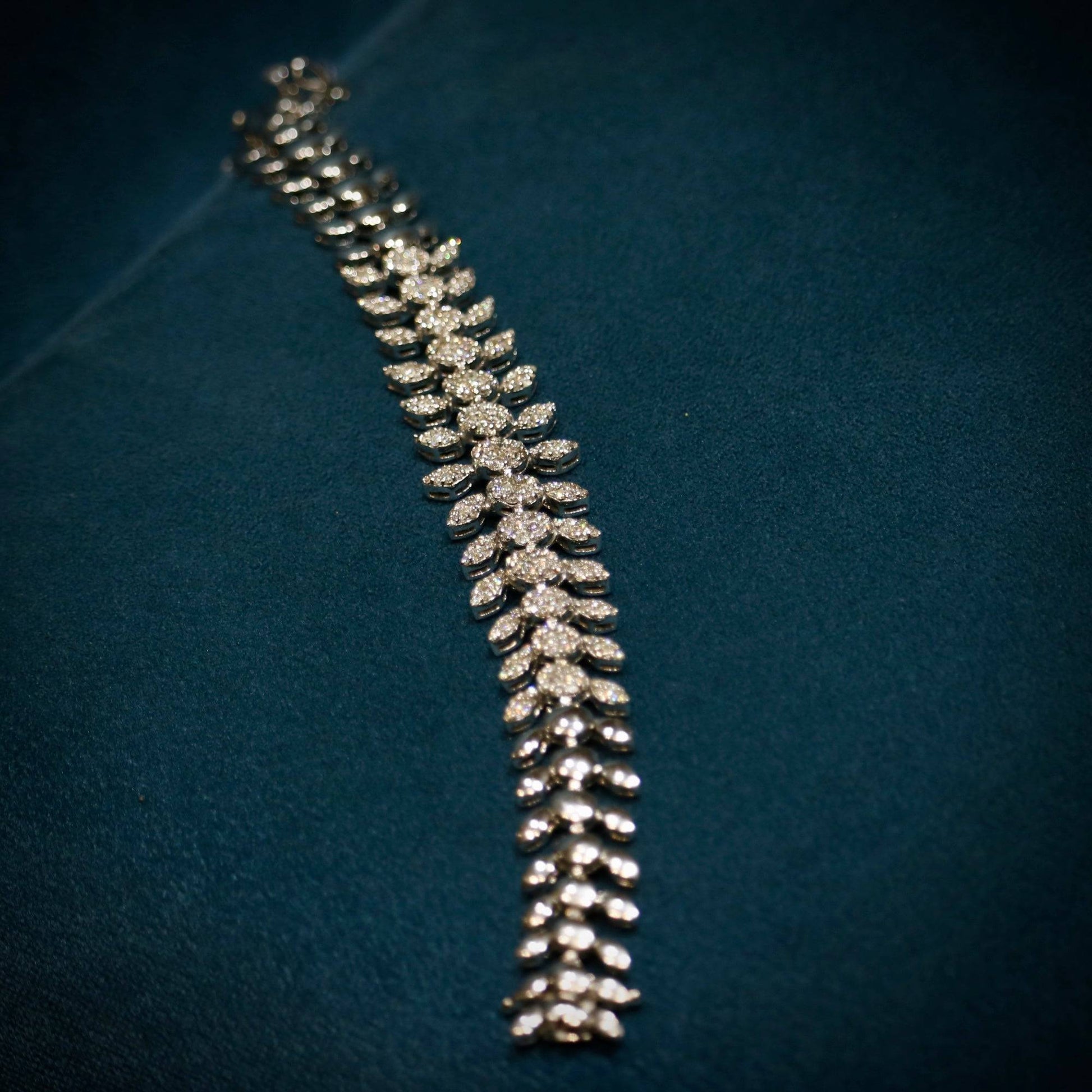 Leaf bracelet for women Fiona Diamonds